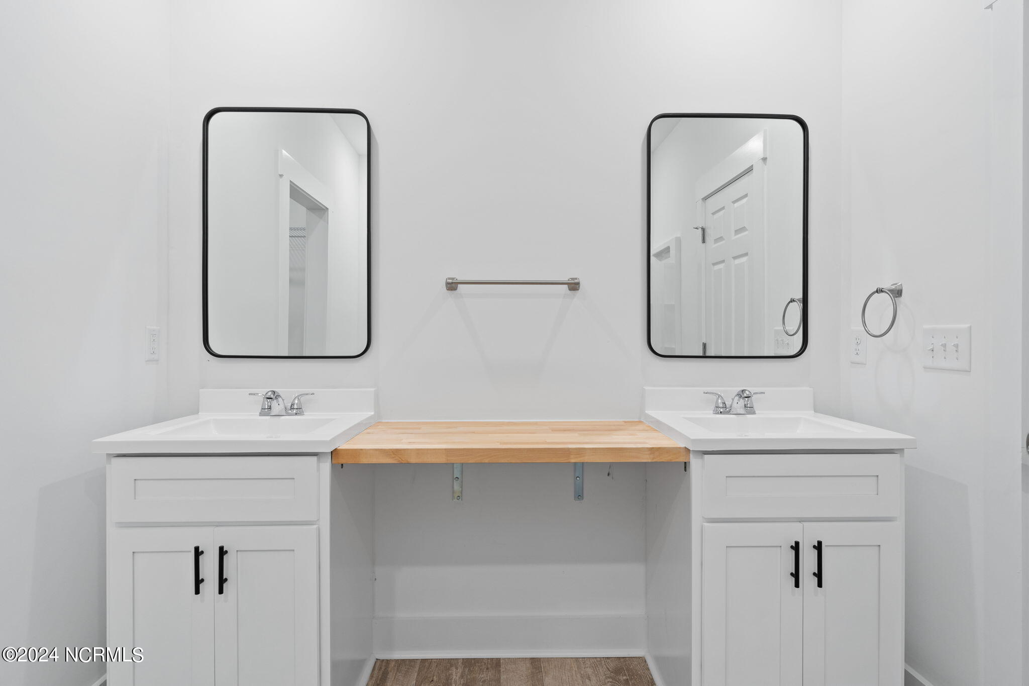 100558274 | Photo 23