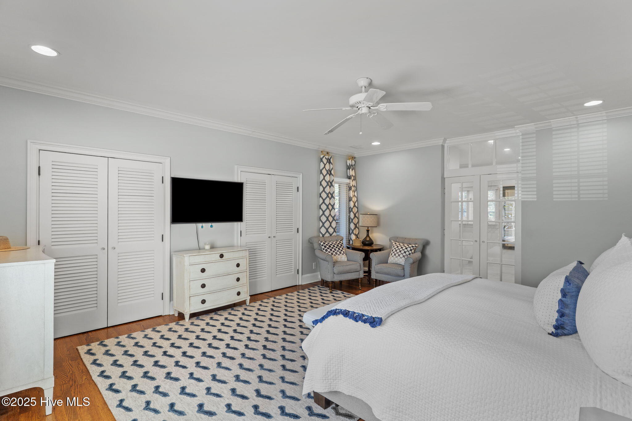 100537269 | Photo 48