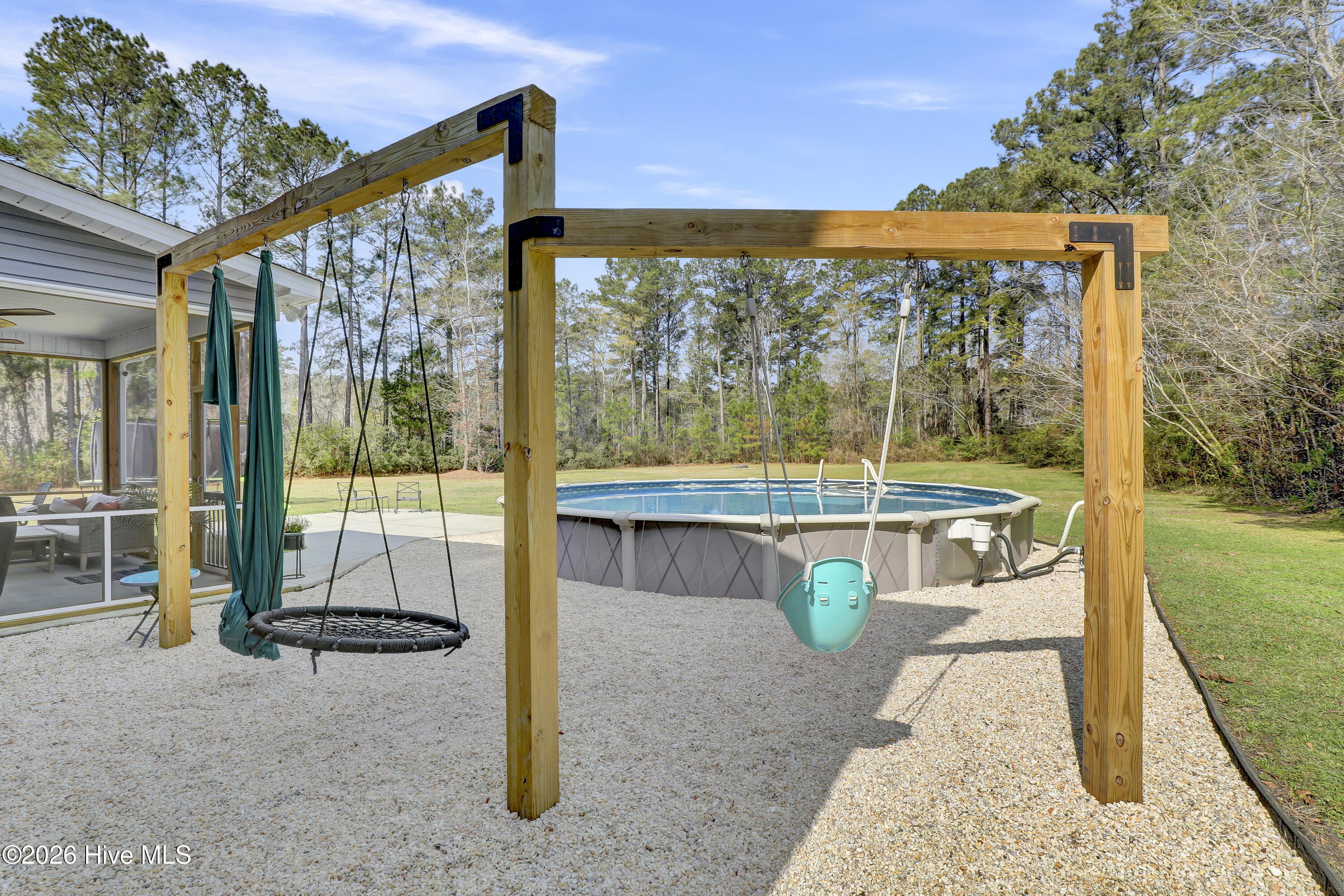 100562541 | Photo 39