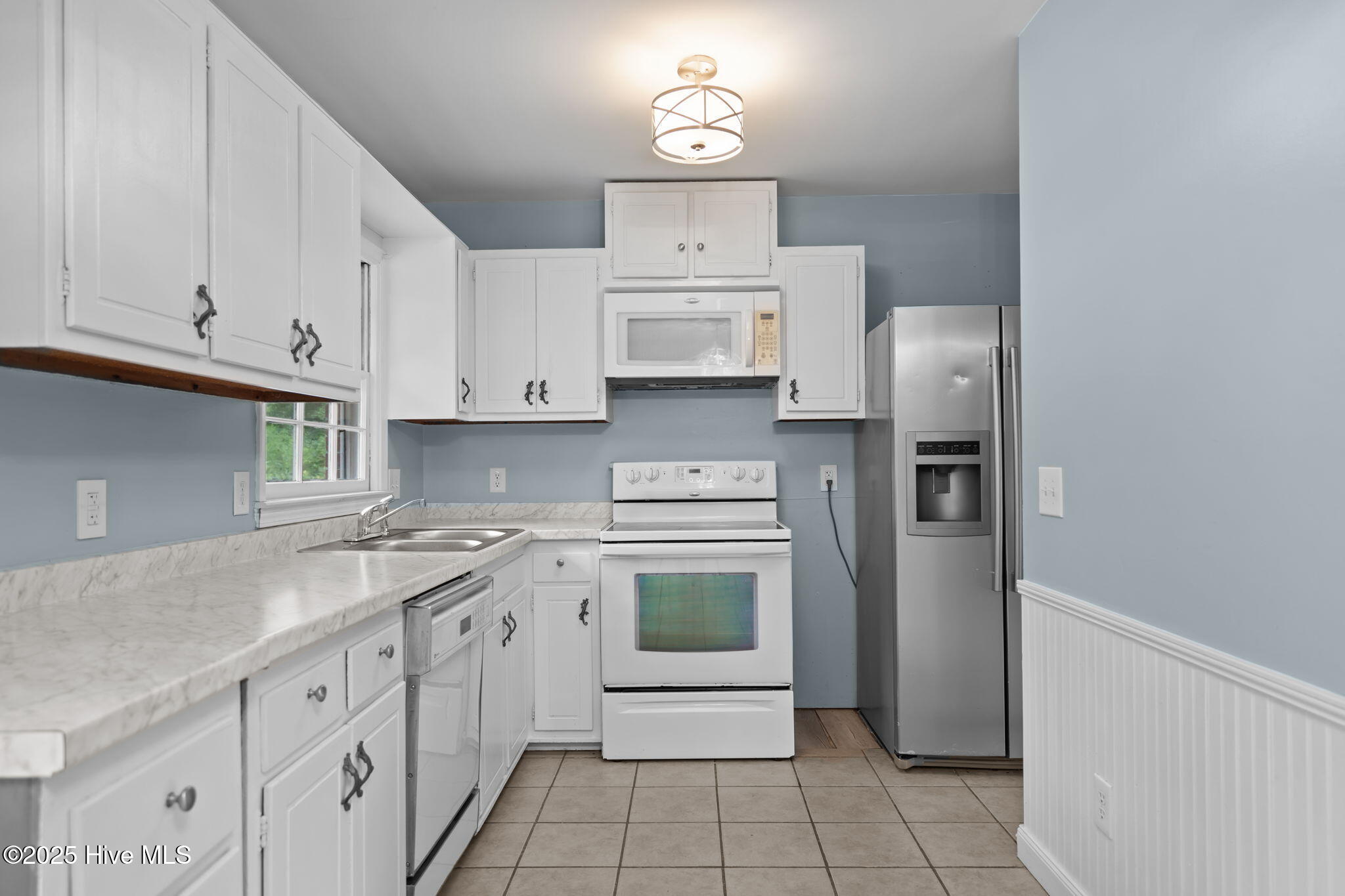 100531423 | Photo 14