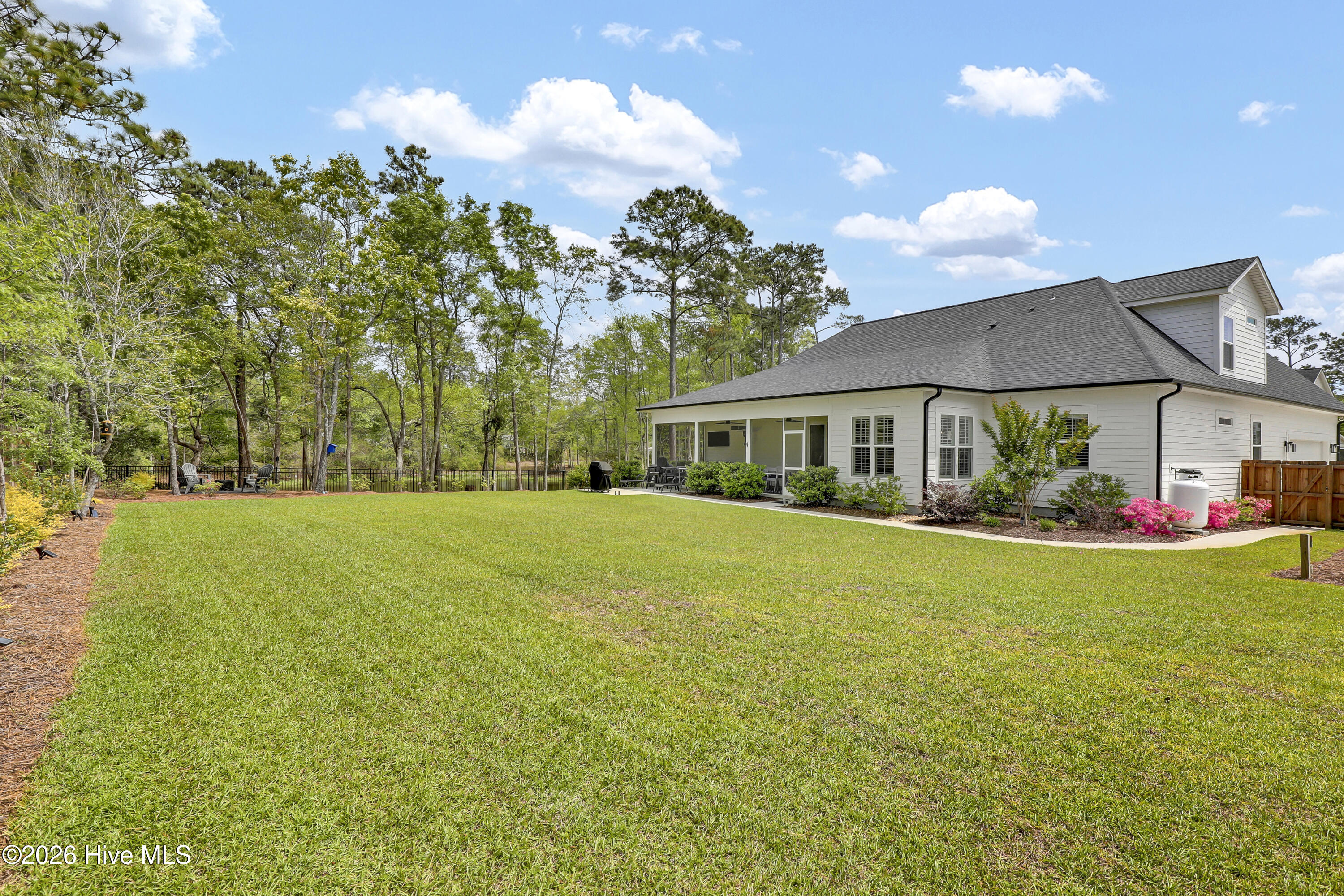 100567366 | Photo 41