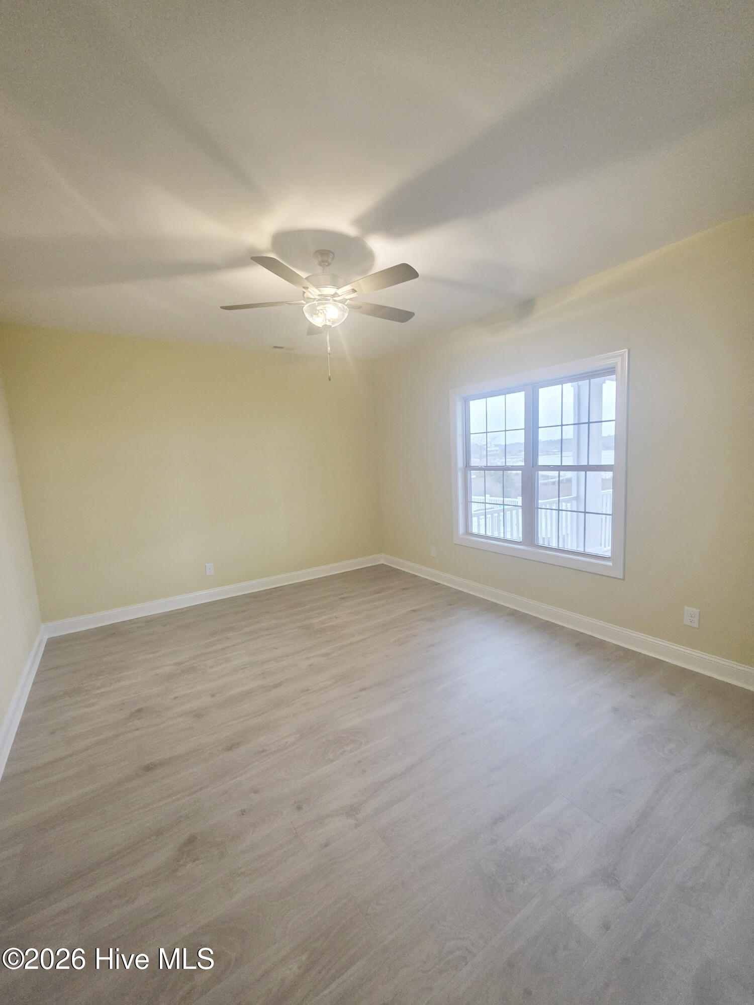 100535825 | Photo 45