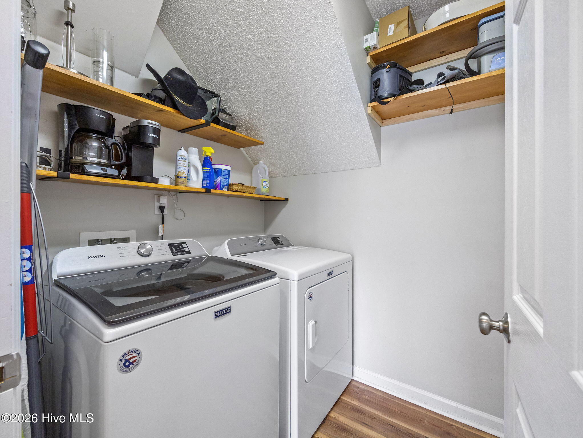 100566884 | Photo 19