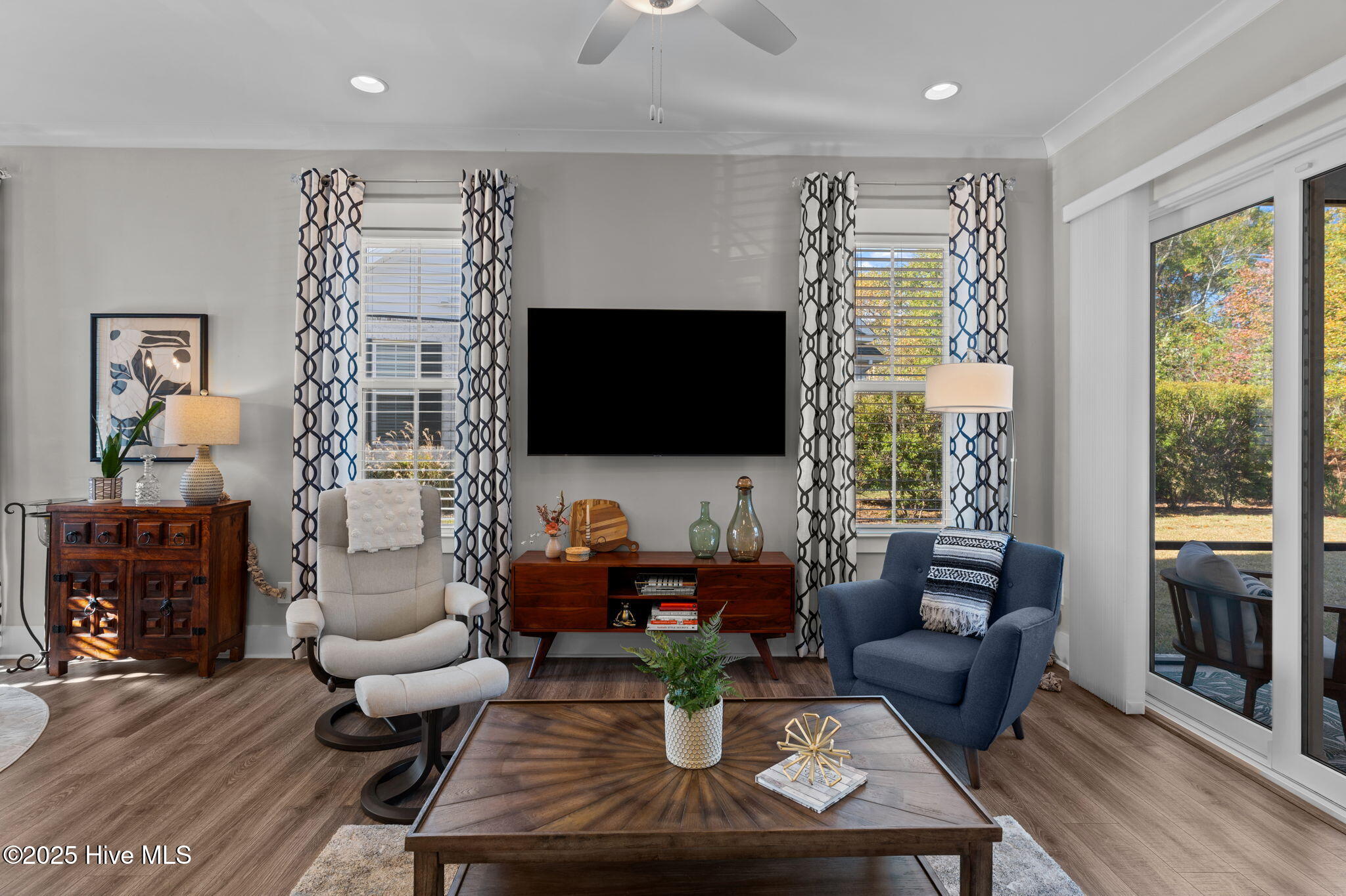 100543131 | Photo 15