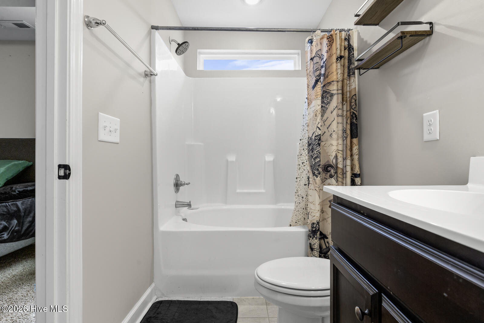 100558057 | Photo 13