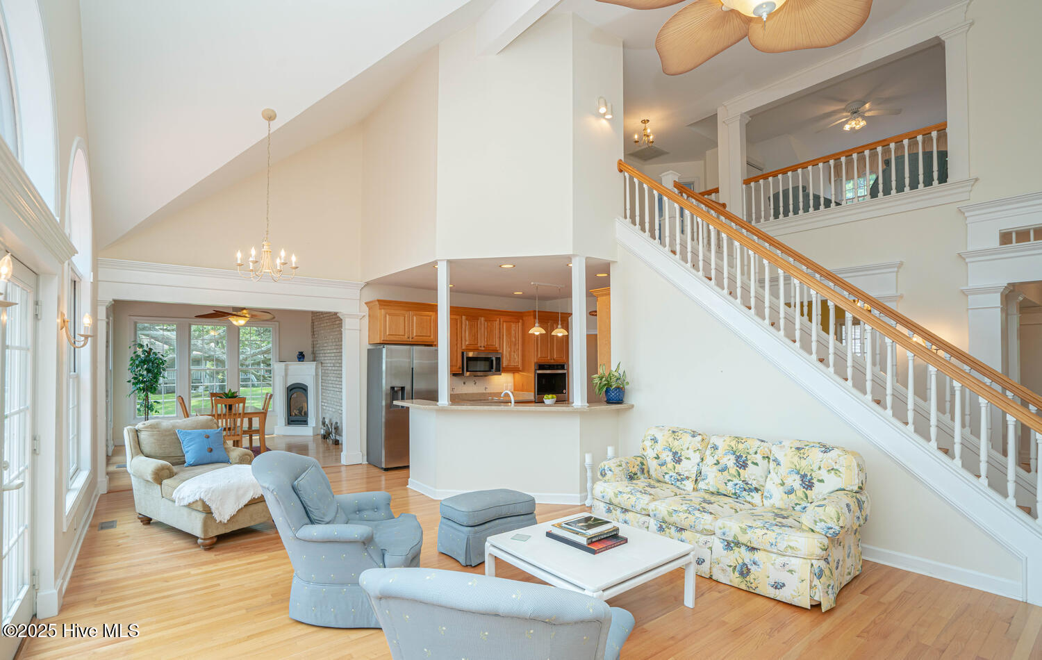 100510807 | Photo 29