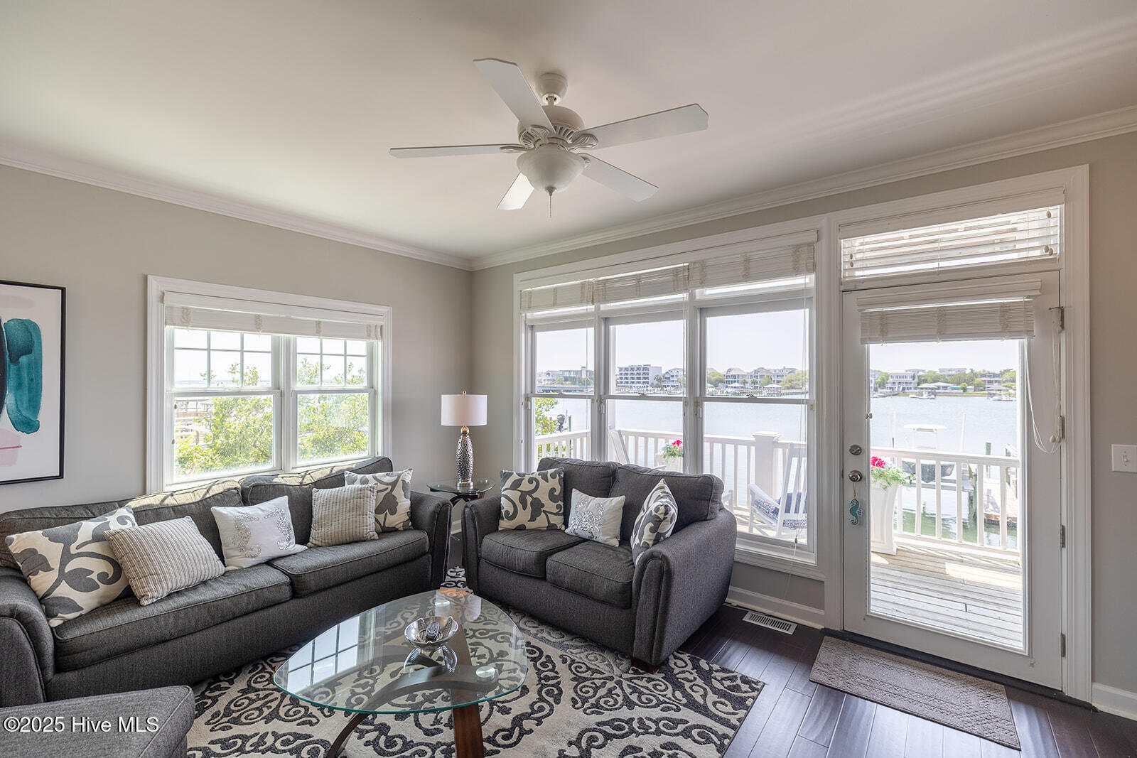 100508996 | Photo 15