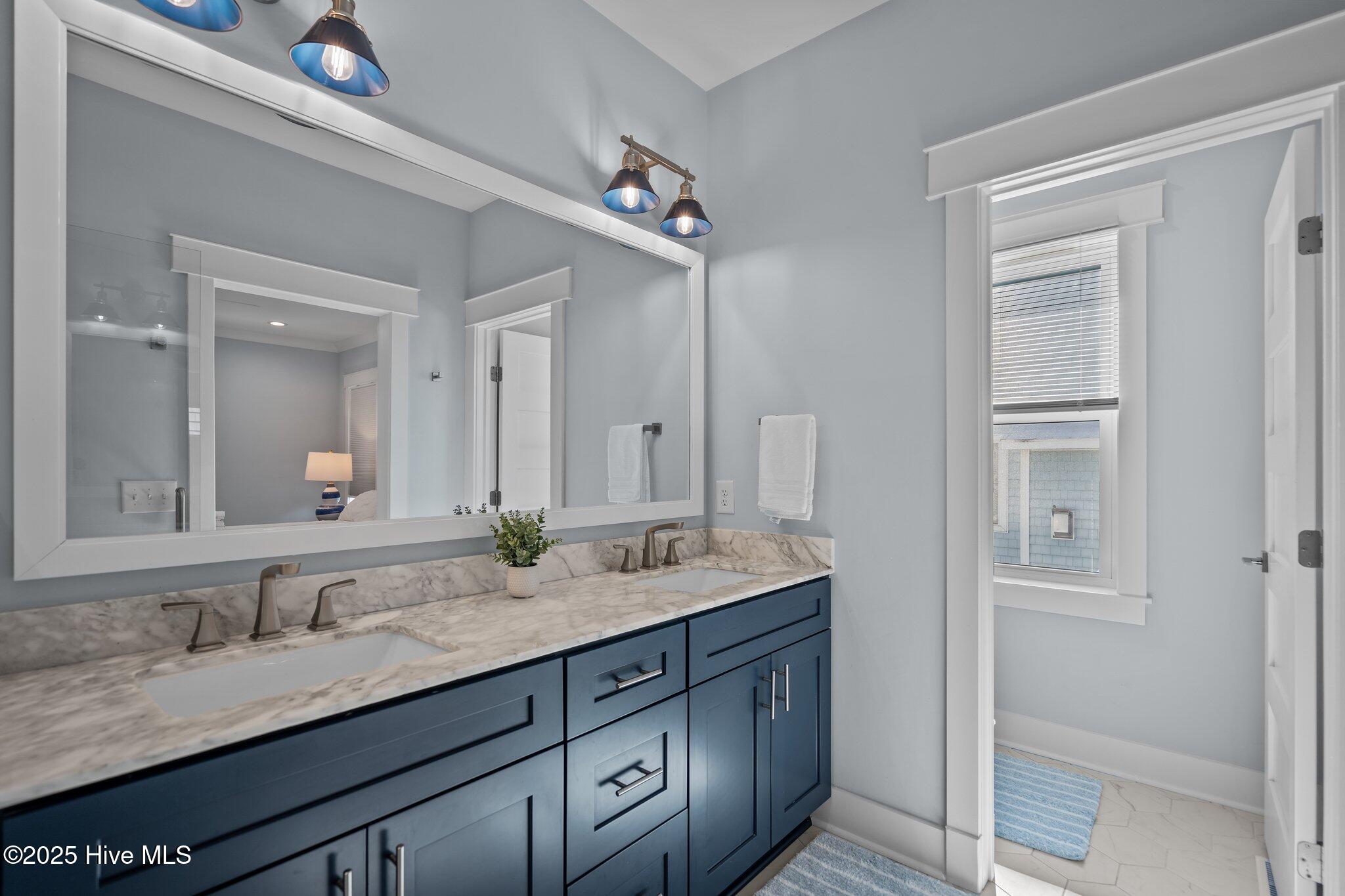 100529961 | Photo 32