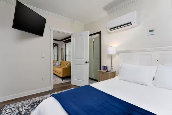 100562028 | Photo 38