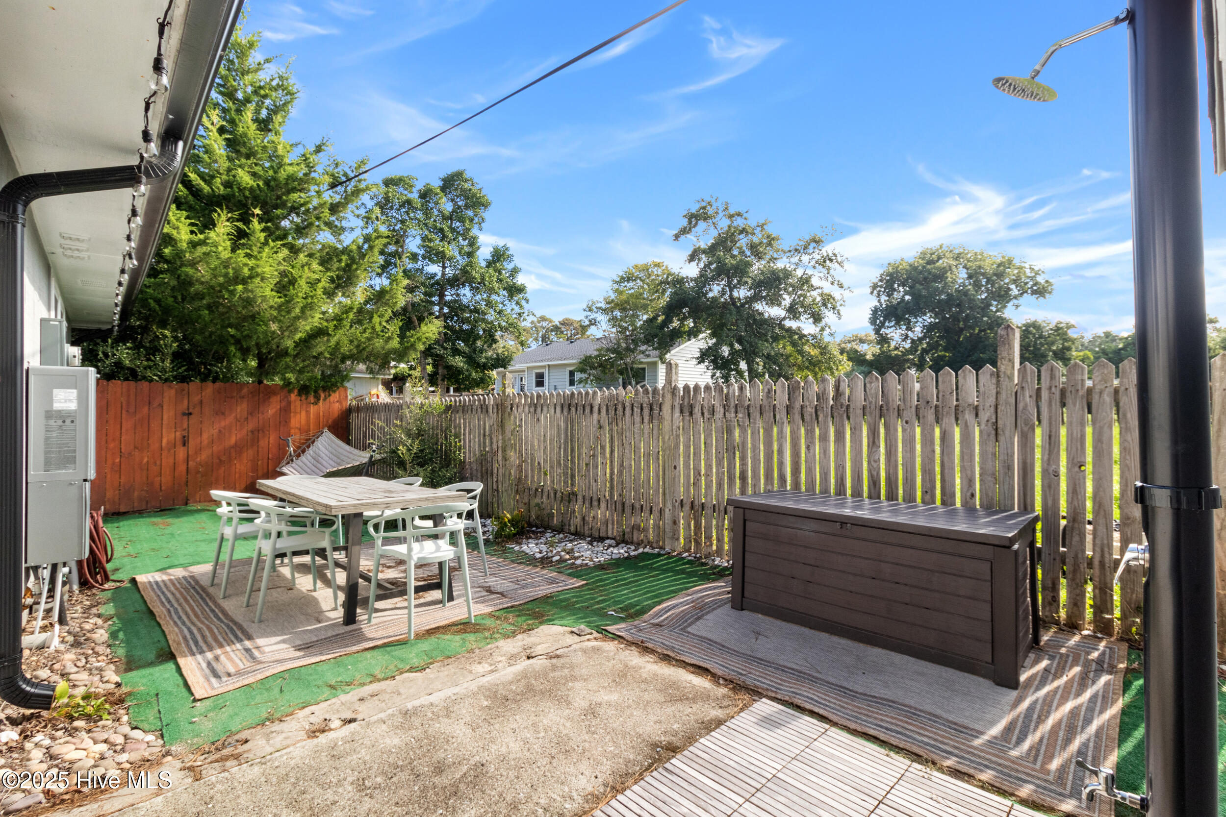 100557654 | Photo 35