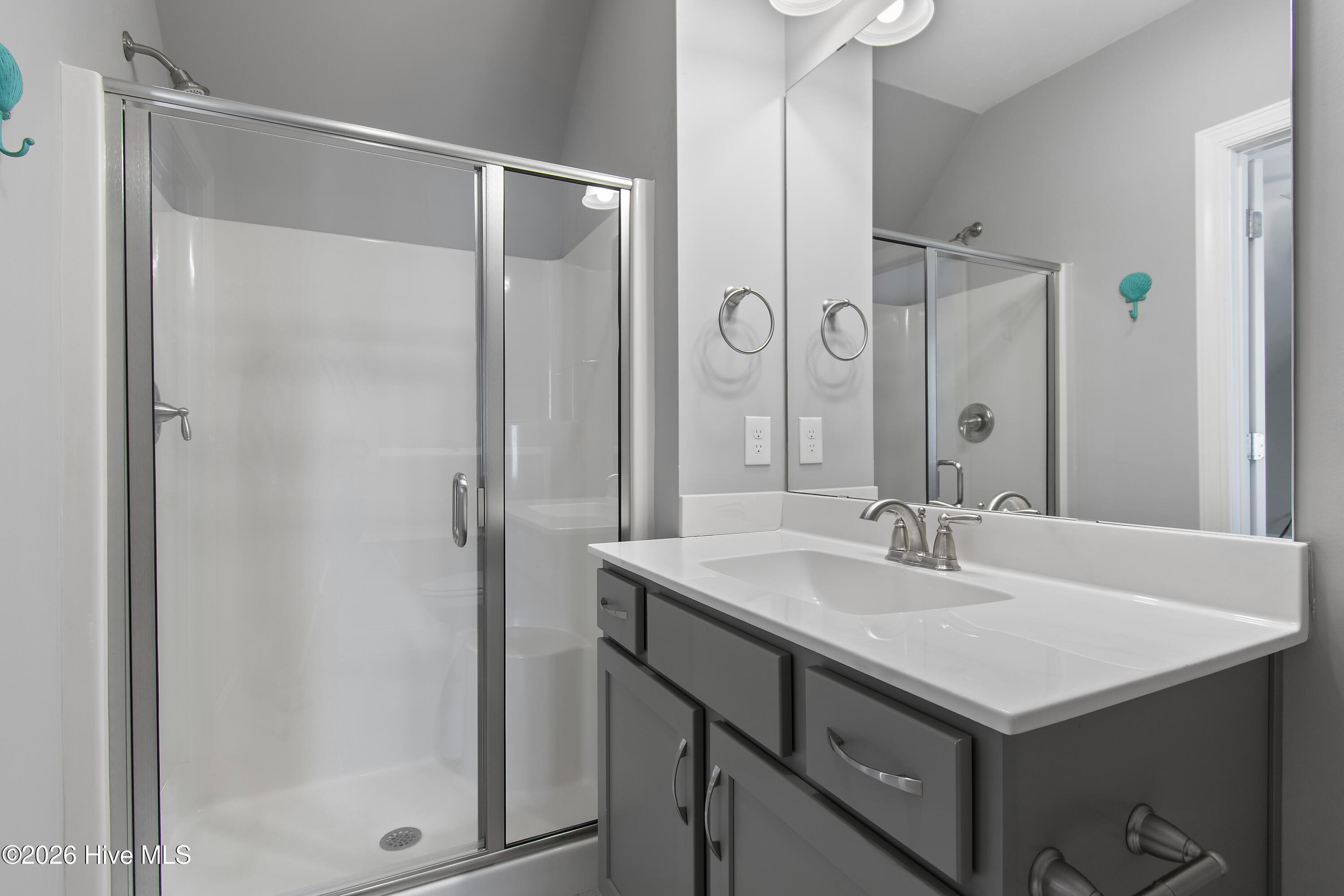 100563713 | Photo 37