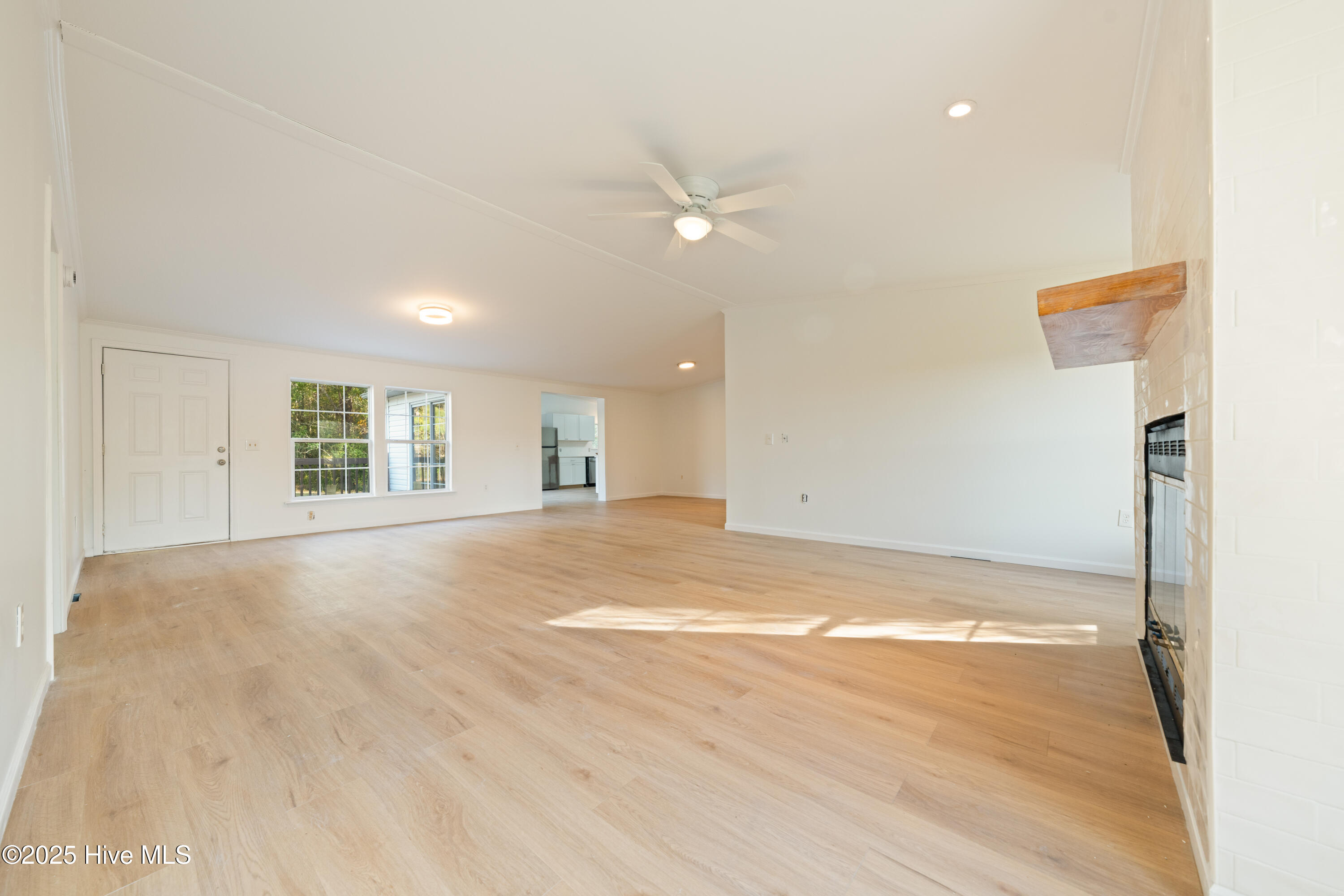 100541471 | Photo 23