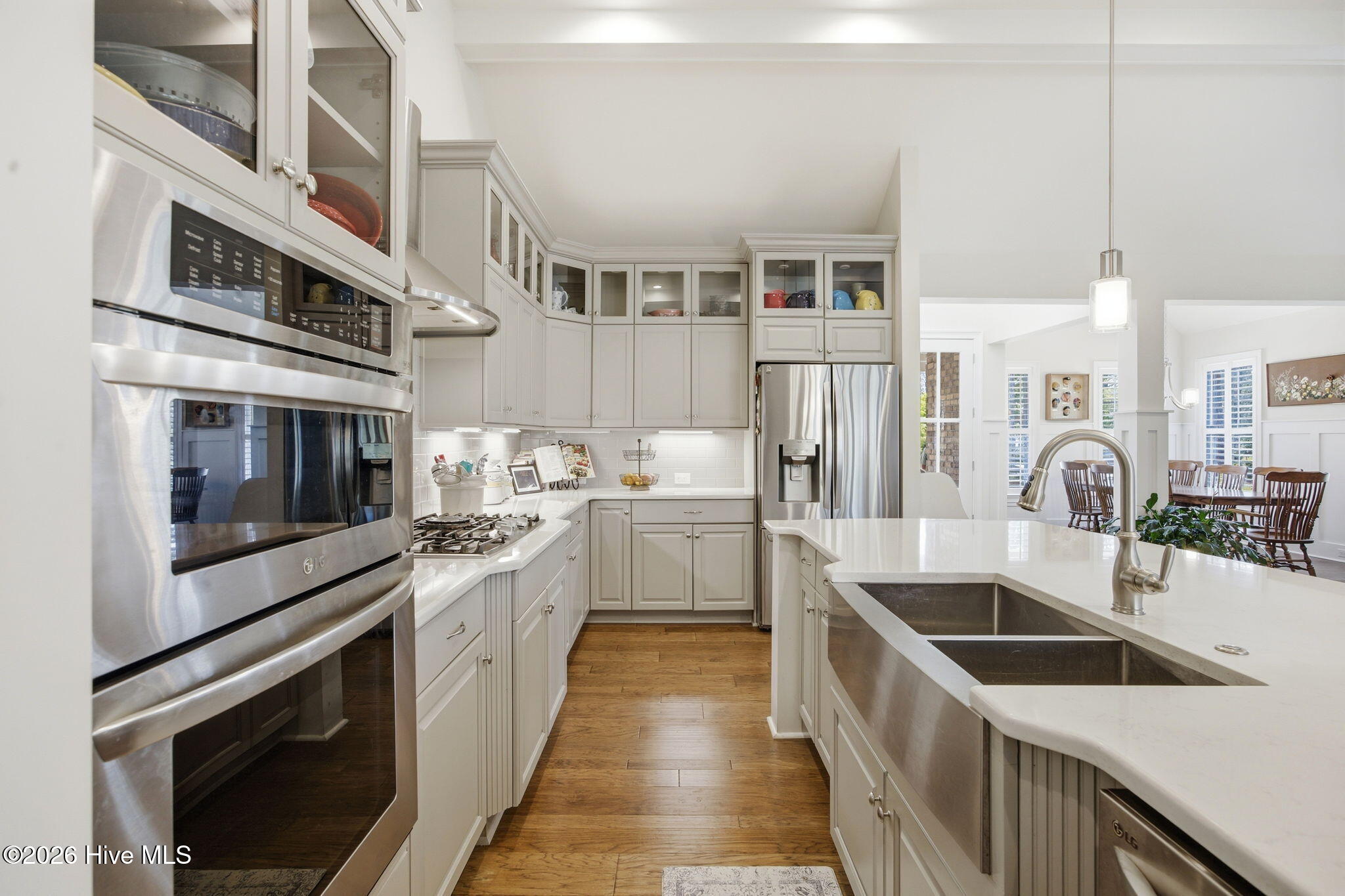 100569856 | Photo 19