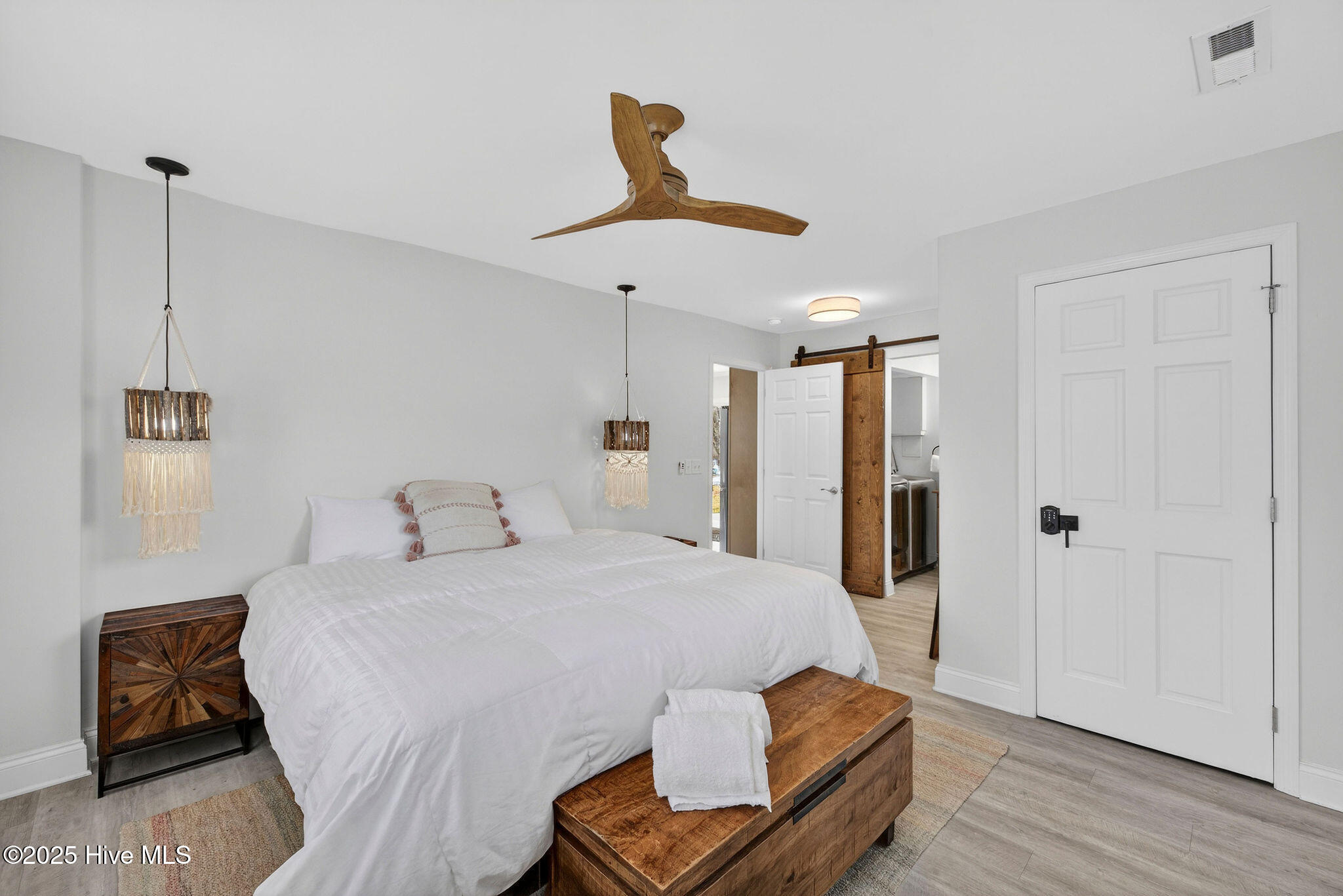 100544240 | Photo 17