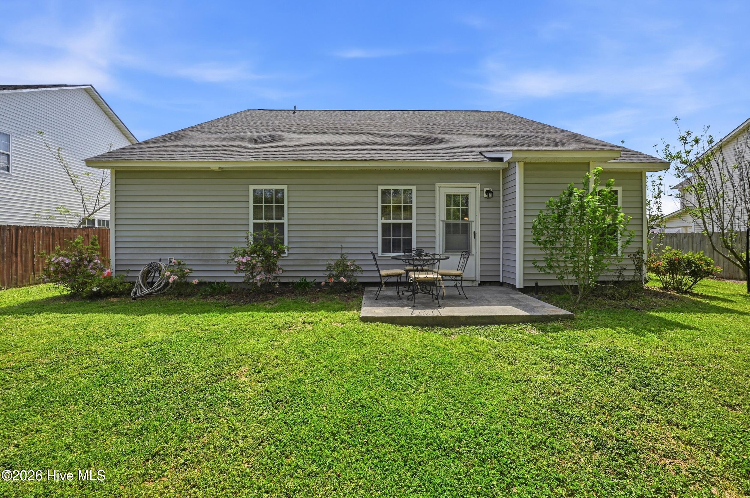 100566143 | Photo 33