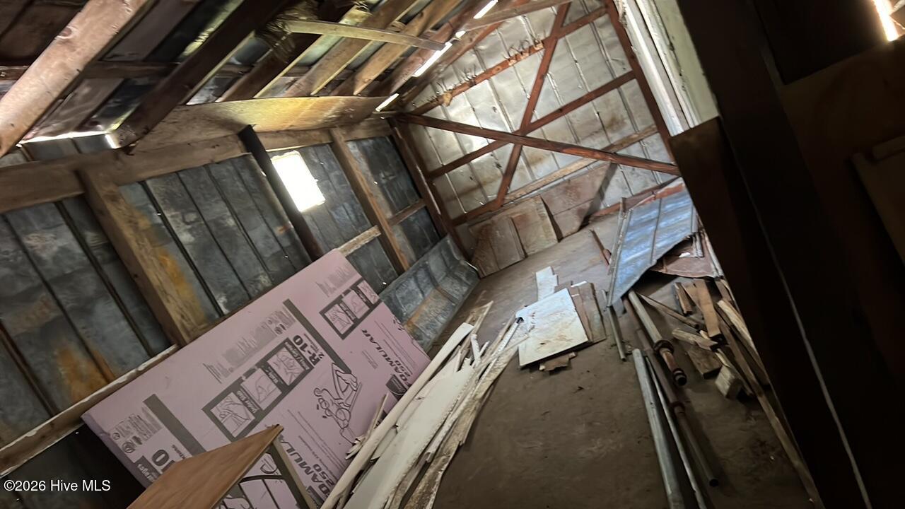 100565652 | Photo 13