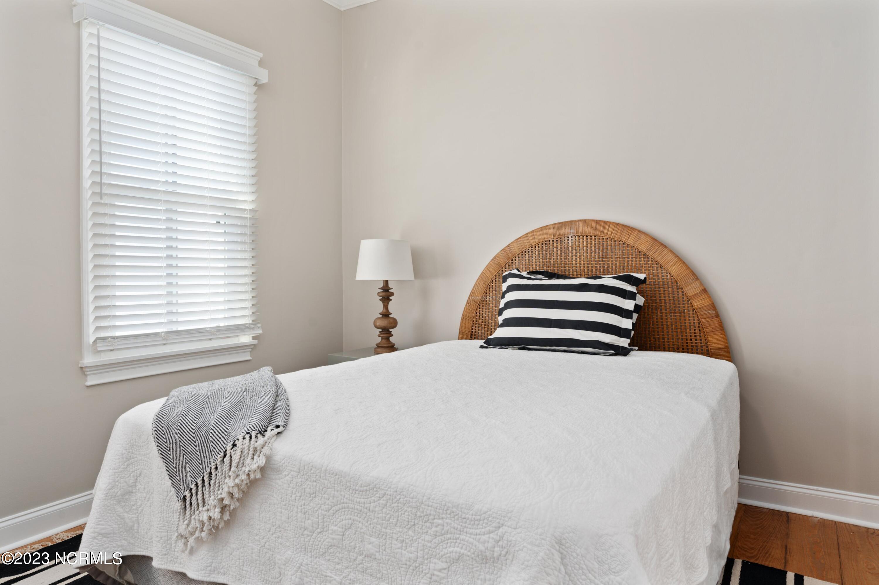 100559919 | Photo 29