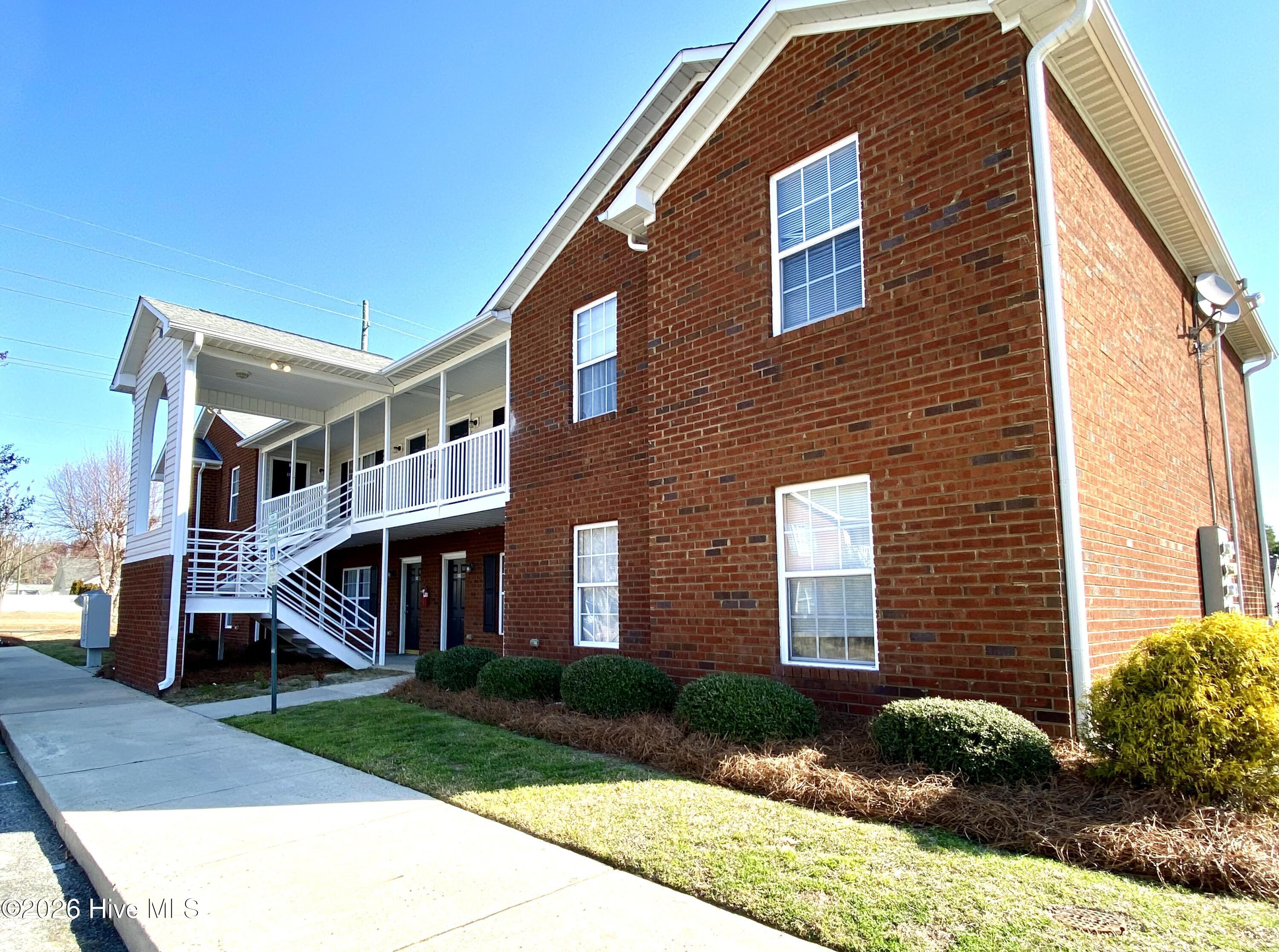 3001 Macgregor Downs, Greenville, North Carolina, 1 Bedroom Bedrooms, 4 Rooms Rooms,1 BathroomBathrooms,Apartment,For sale,Macgregor Downs,100565156