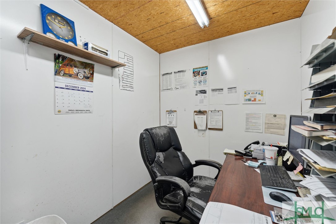 1564 Dean Forest Road, Savannah, GA, 31408