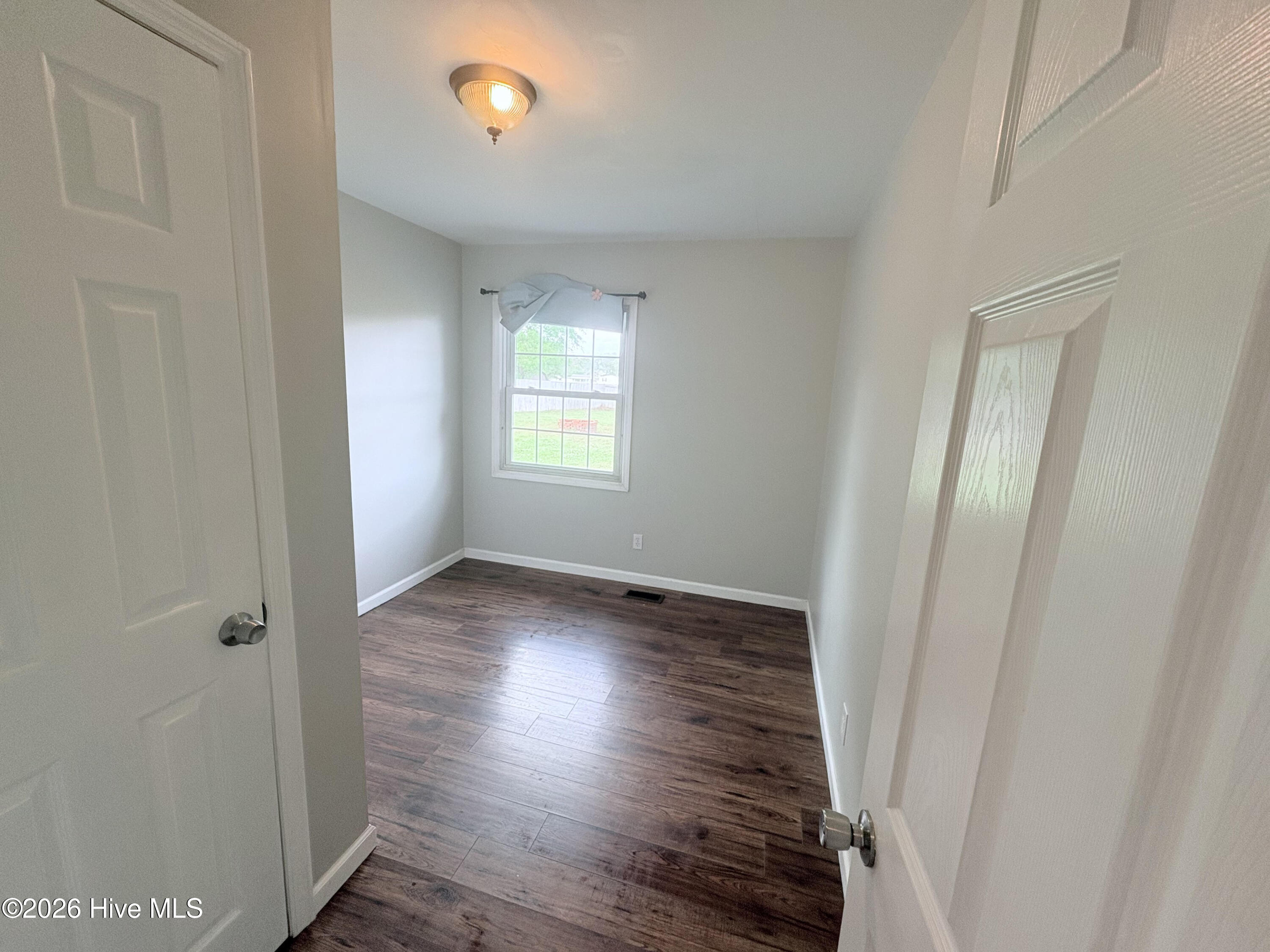 100566369 | Photo 30