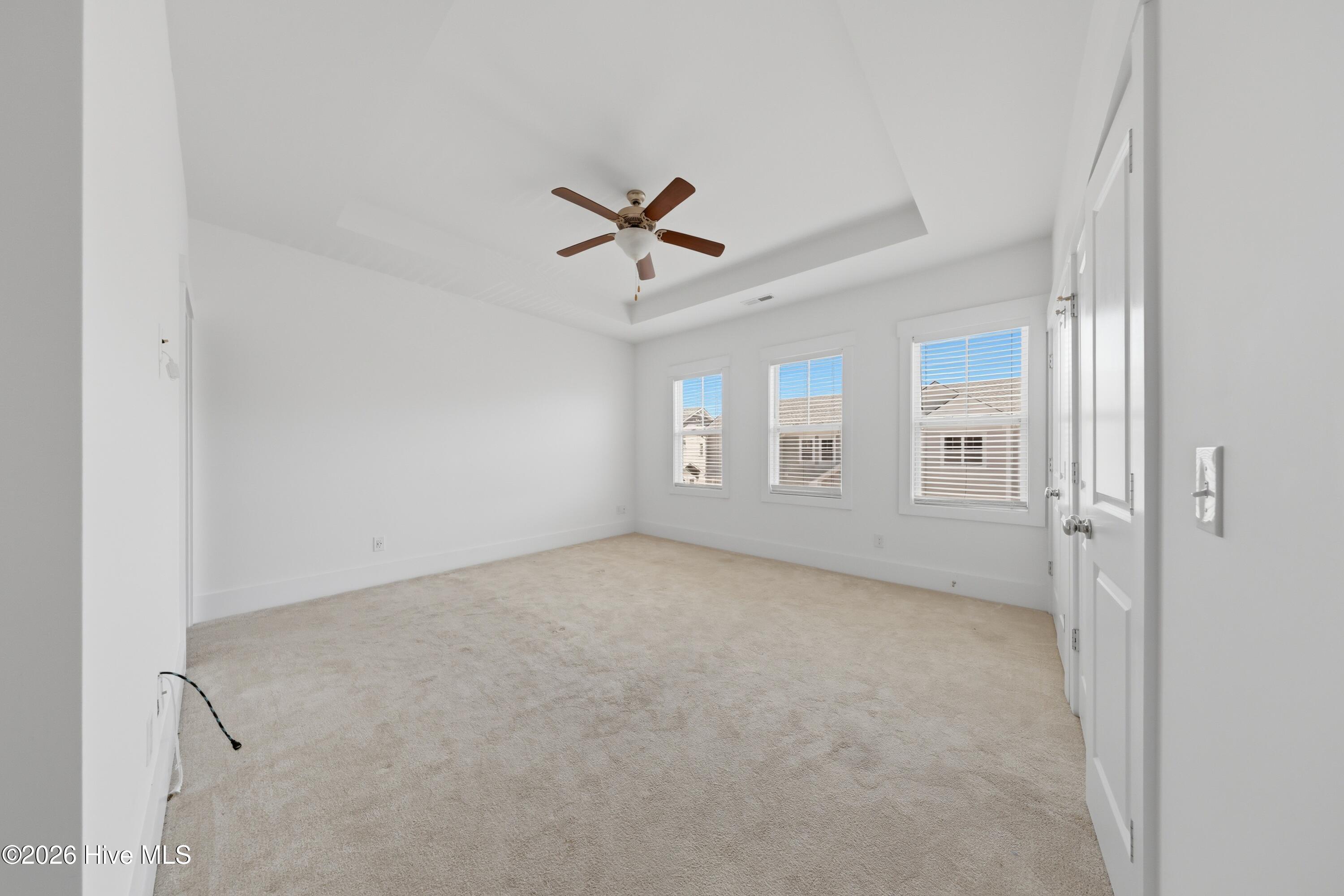 100564371 | Photo 28