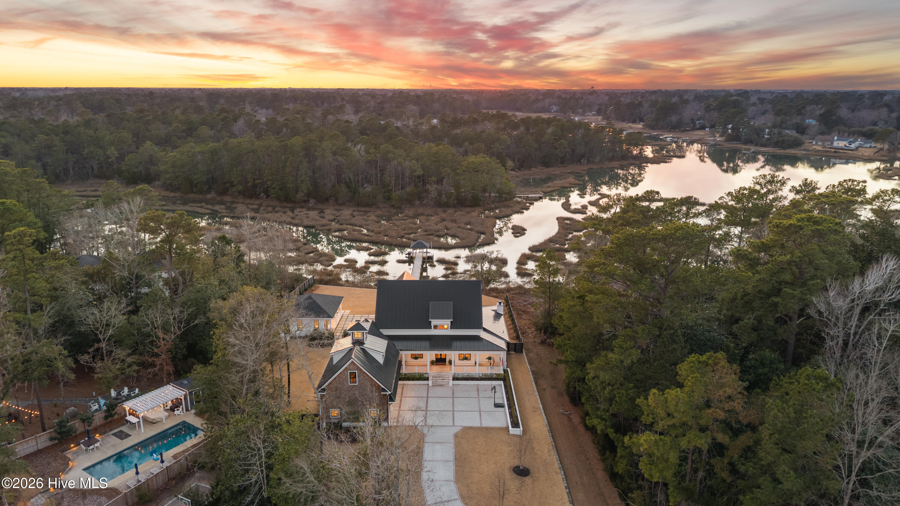 100554567 | Photo 90