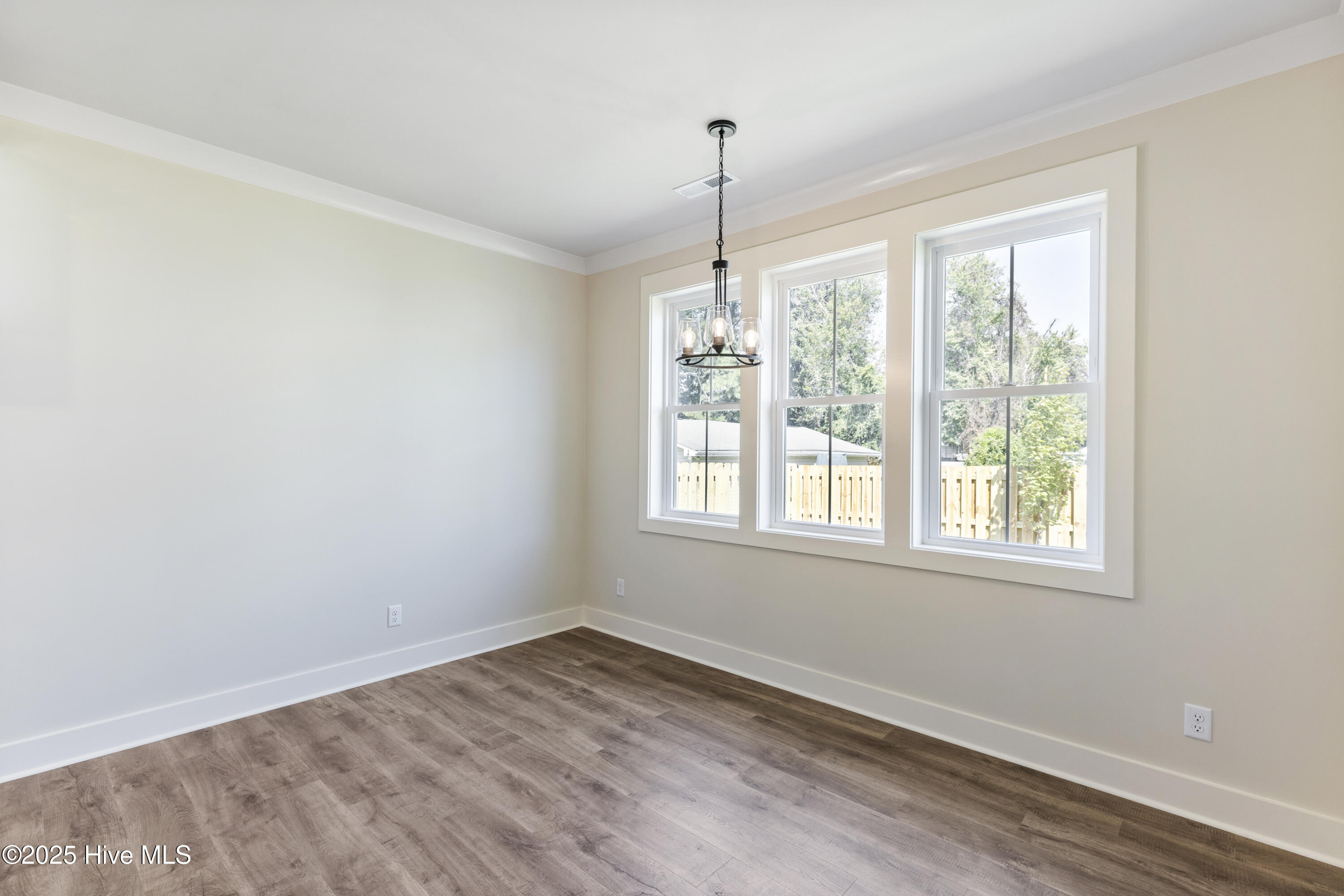 100539759 | Photo 27