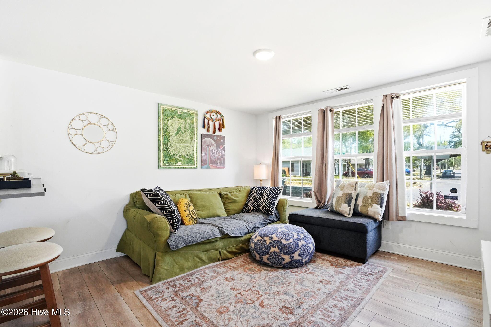 100564510 | Photo 12