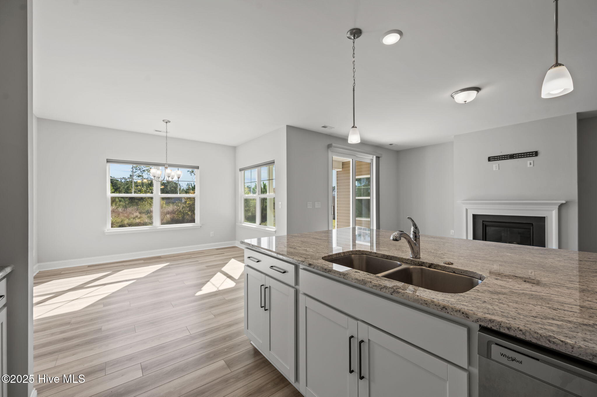 100529774 | Photo 10