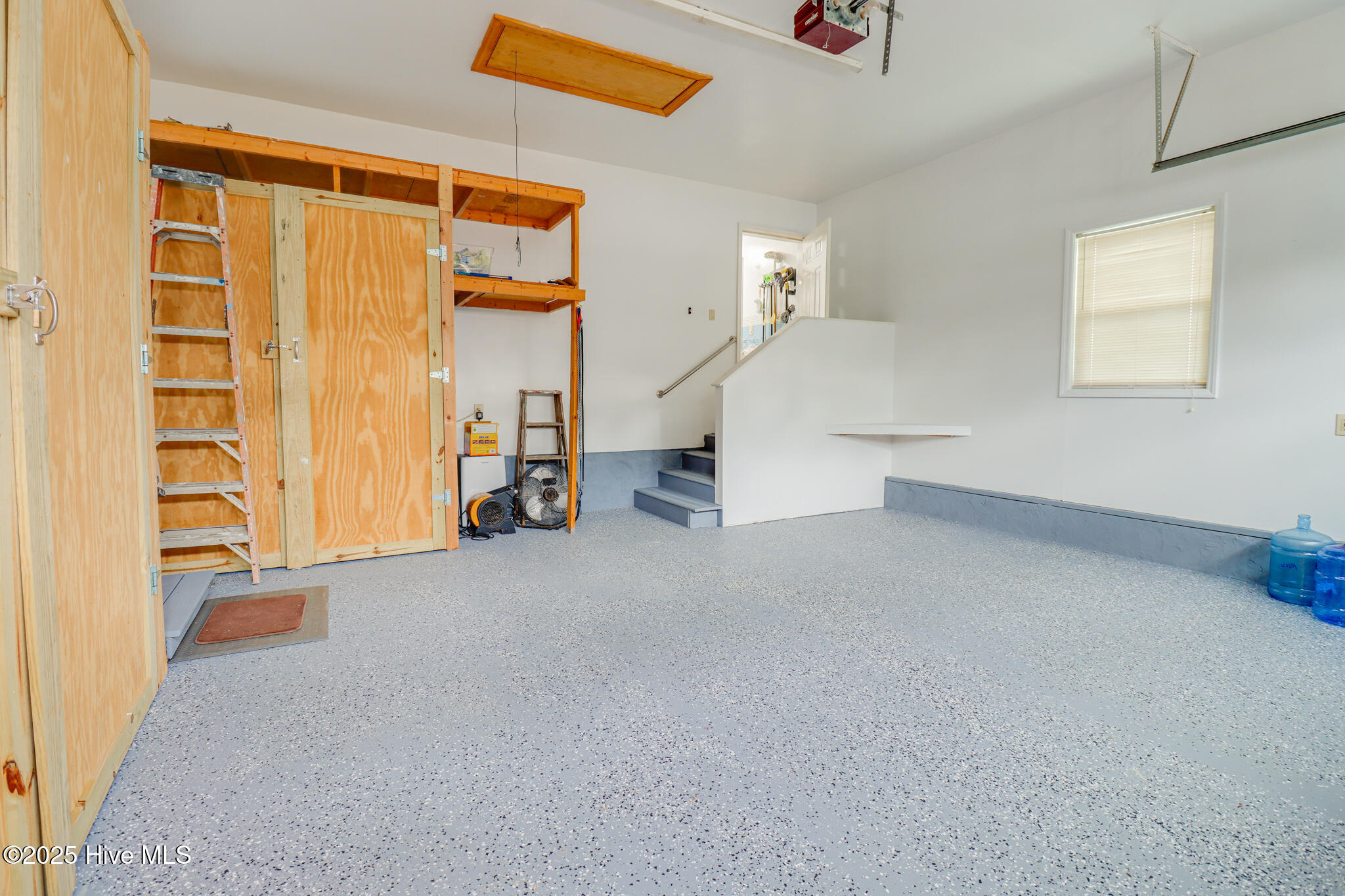 100544057 | Photo 35