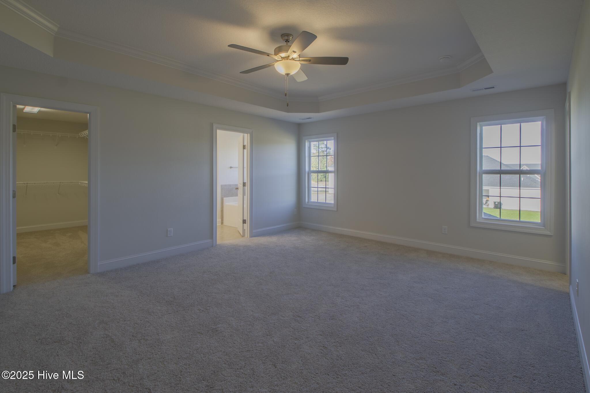 100488921 | Photo 16