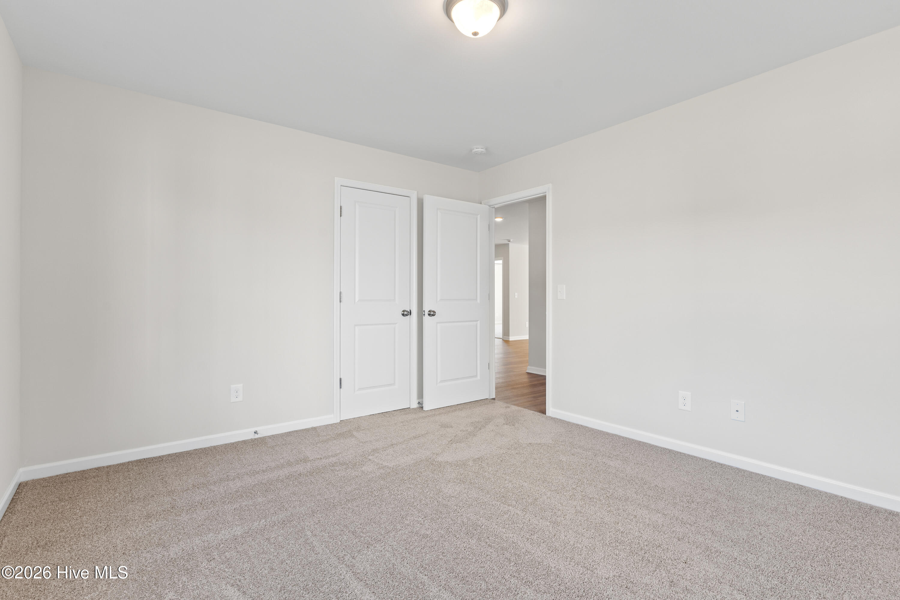 100554240 | Photo 26