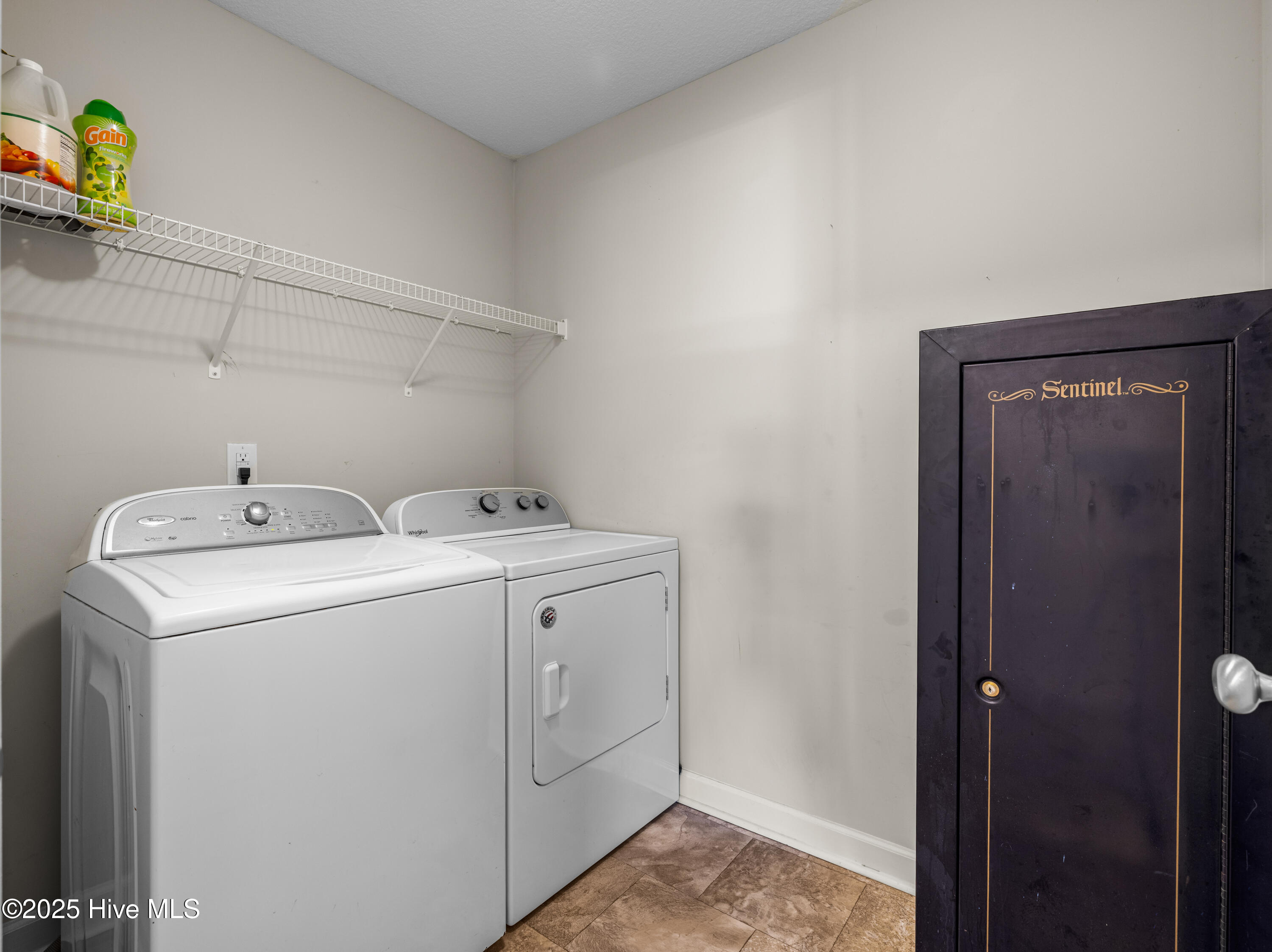 100538122 | Photo 39