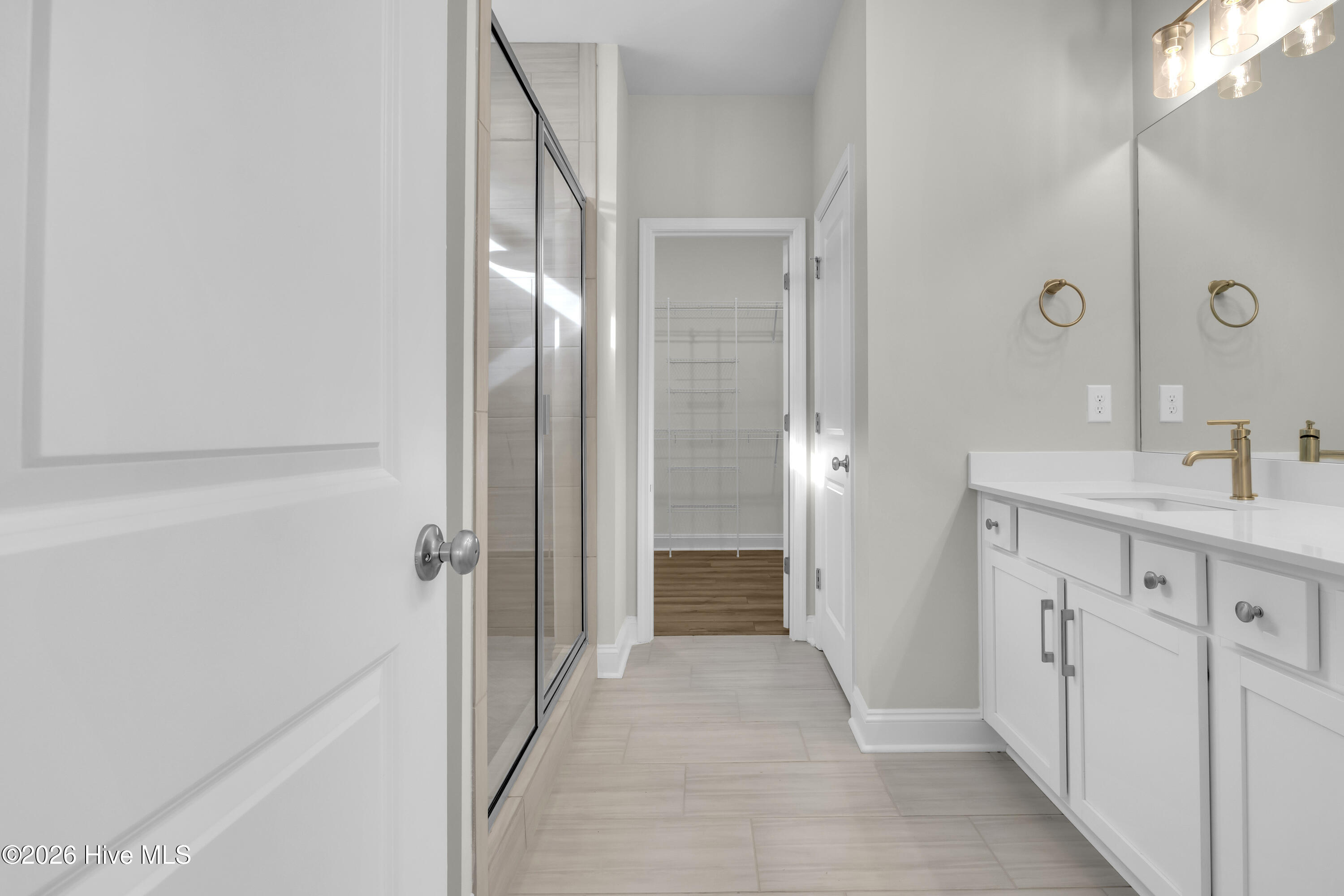 100552791 | Photo 32