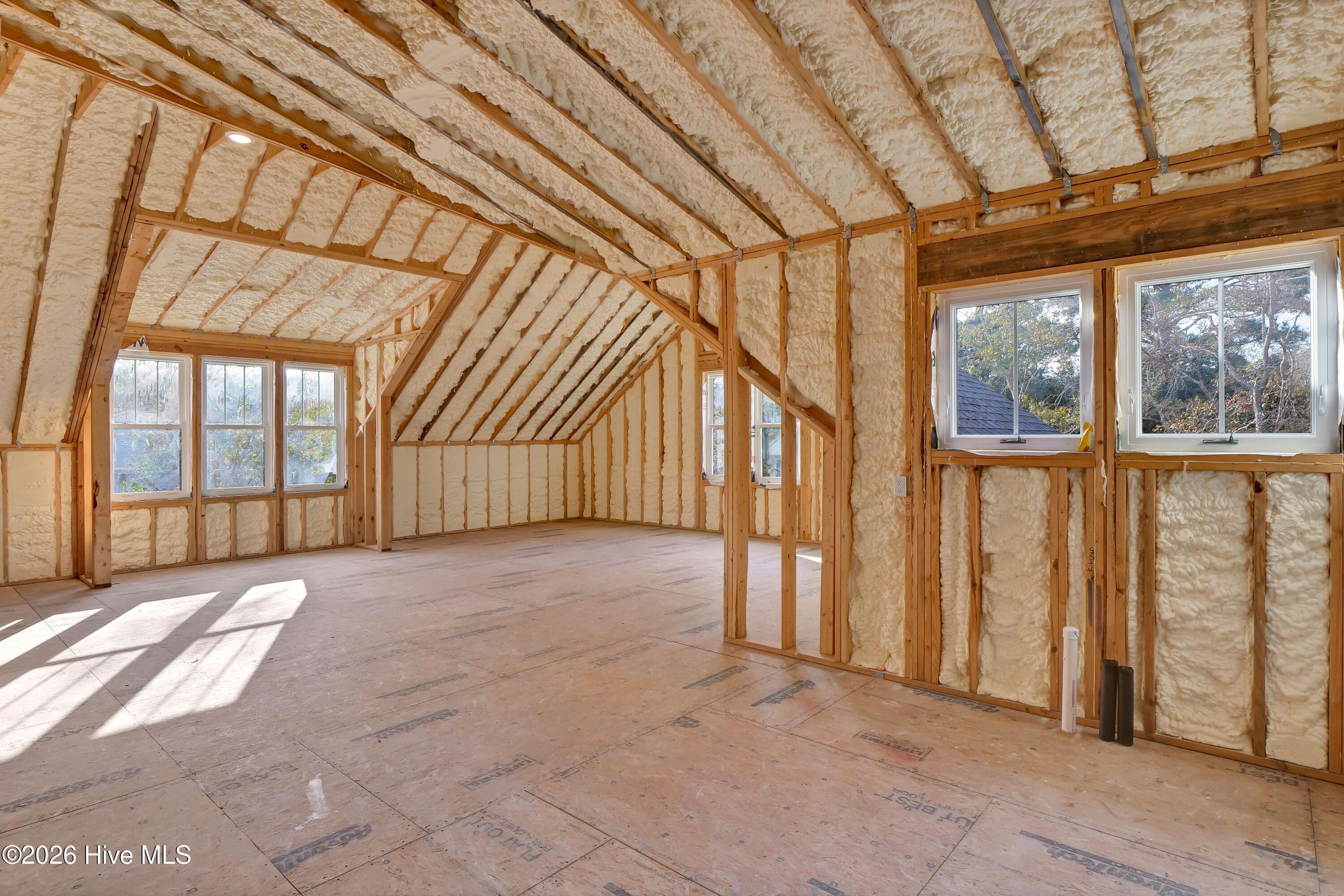 100553648 | Photo 60