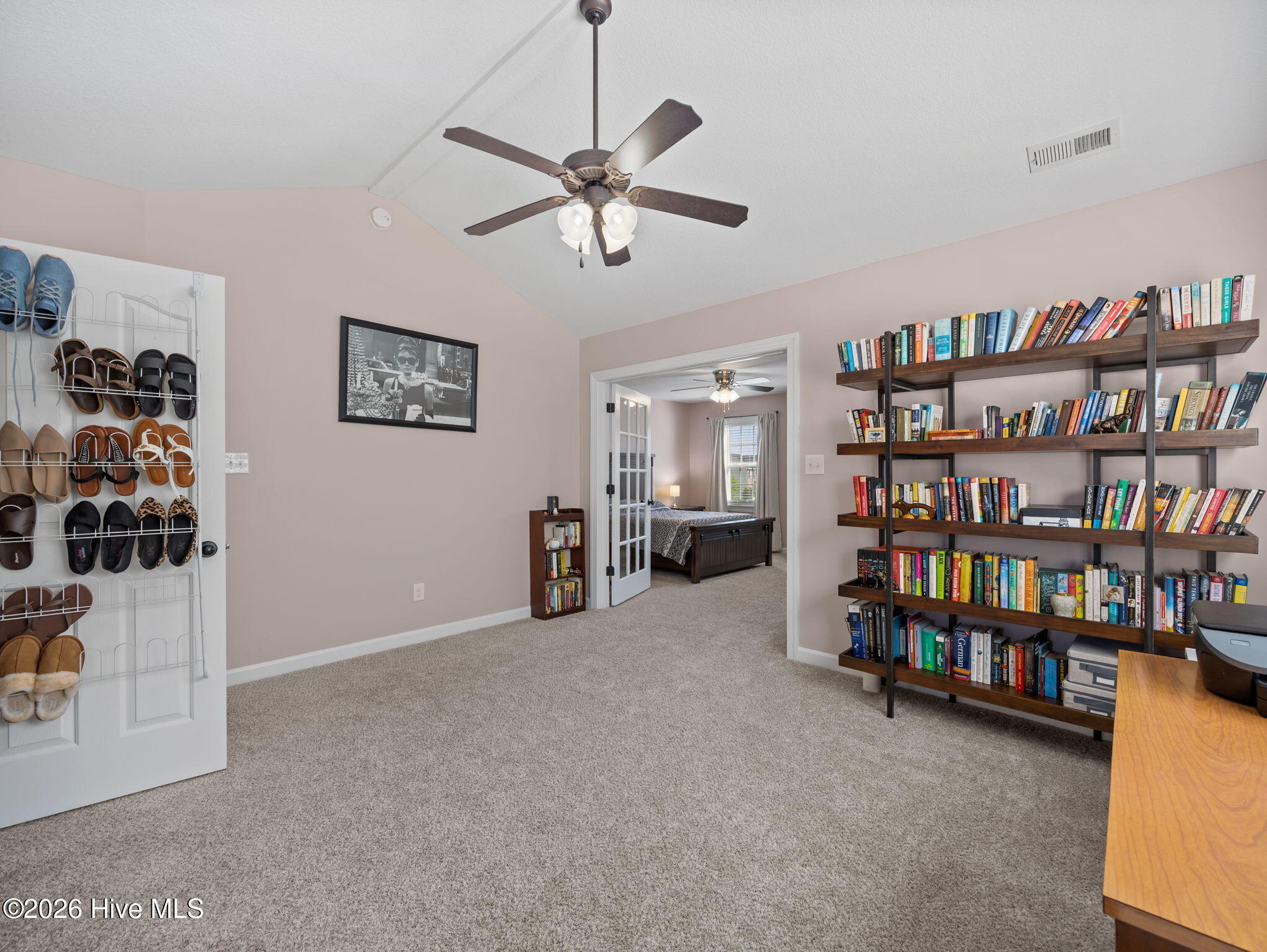 100569646 | Photo 27