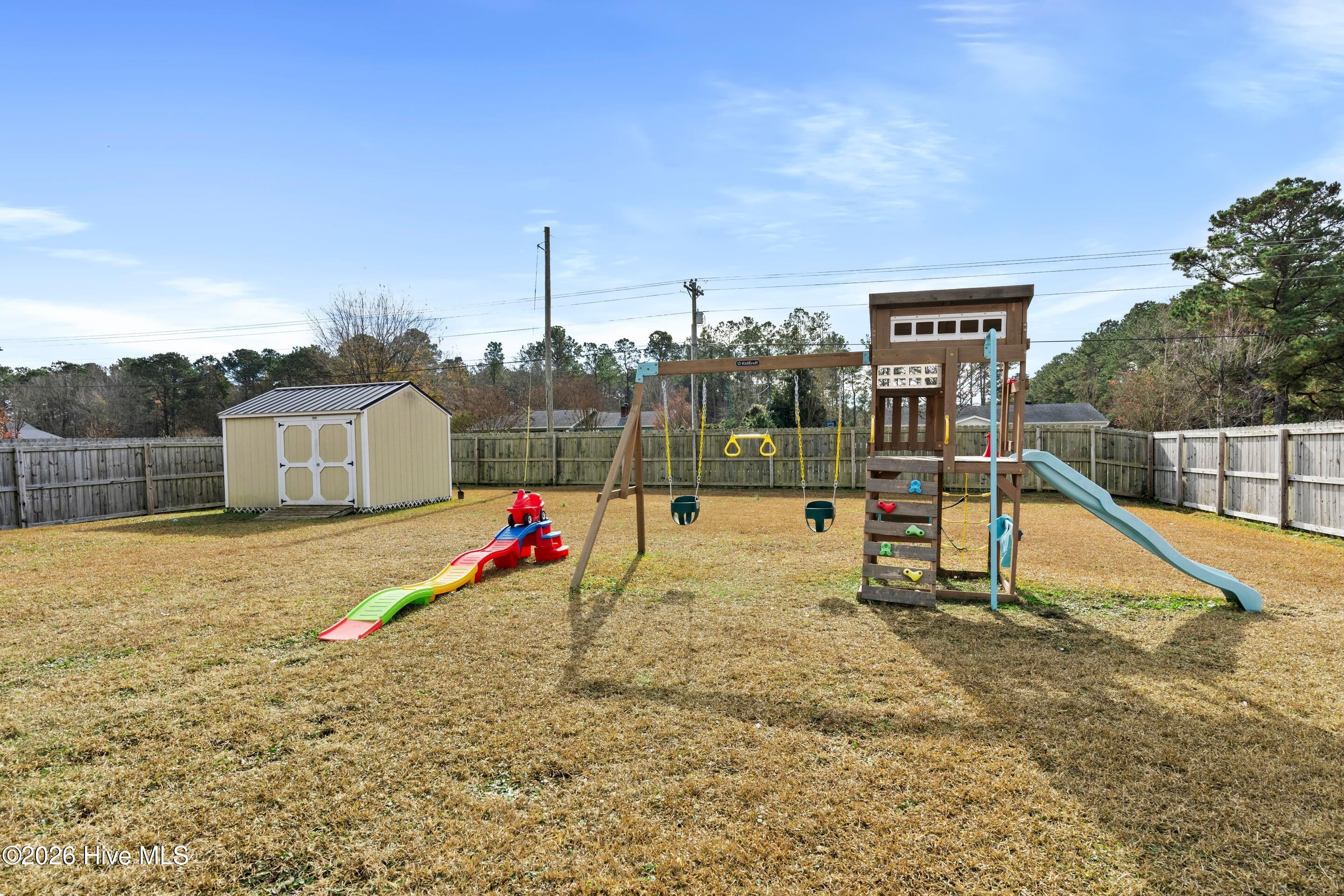 100548782 | Photo 34