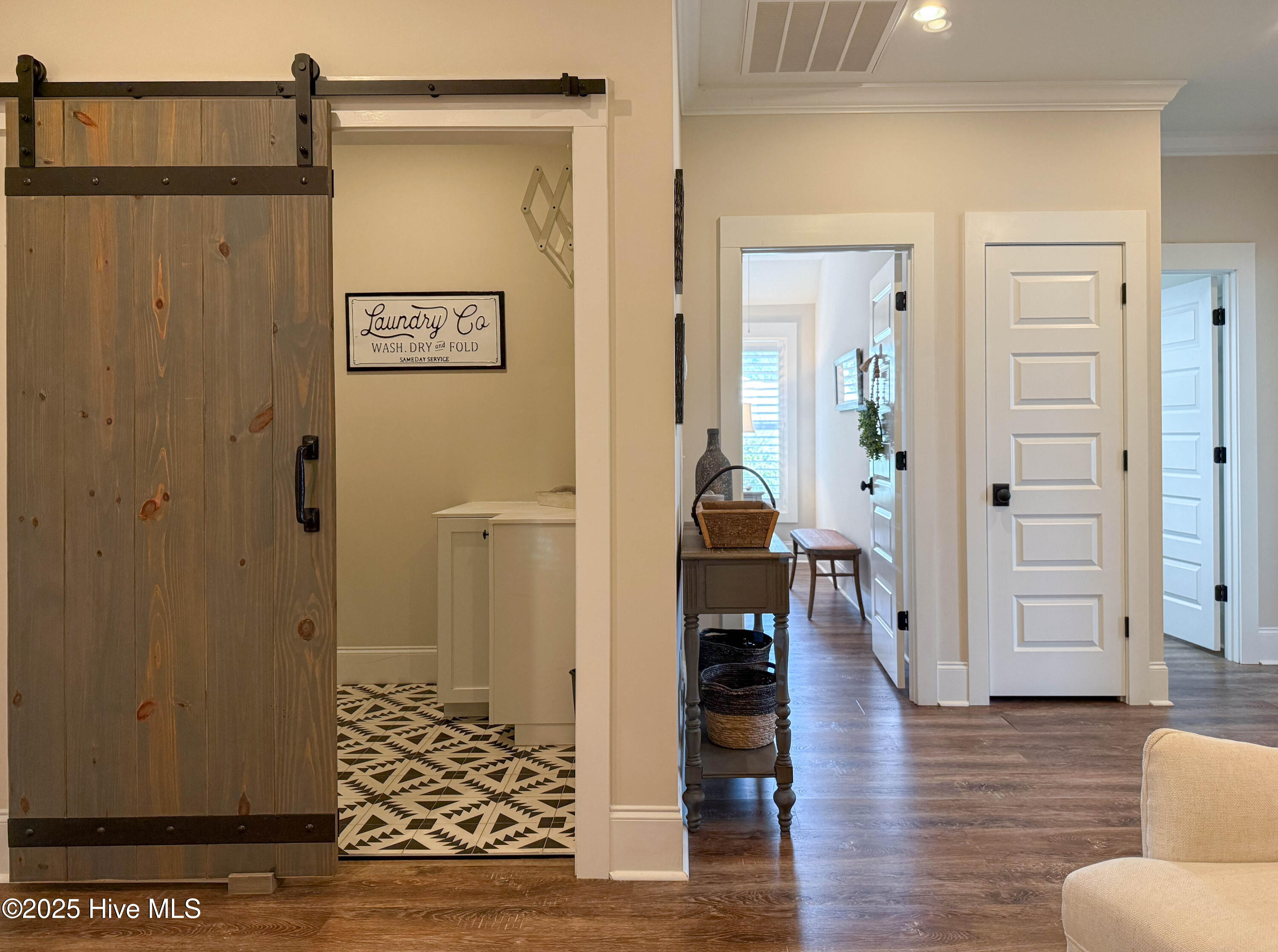 100556308 | Photo 65