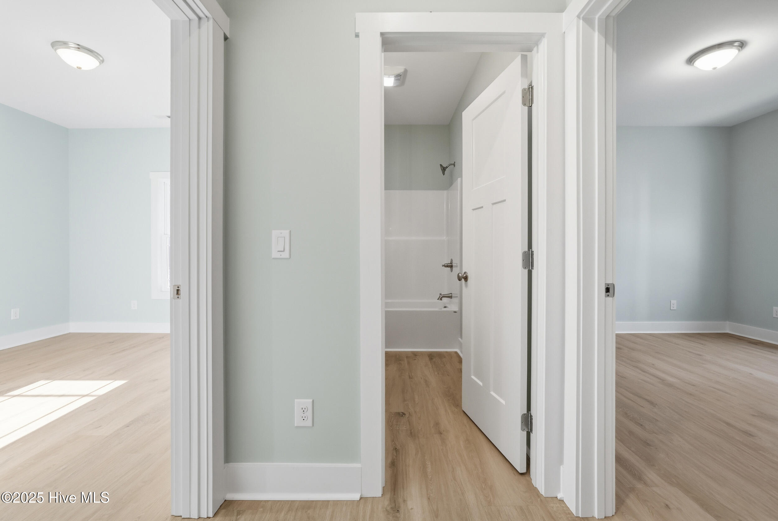 100504171 | Photo 12