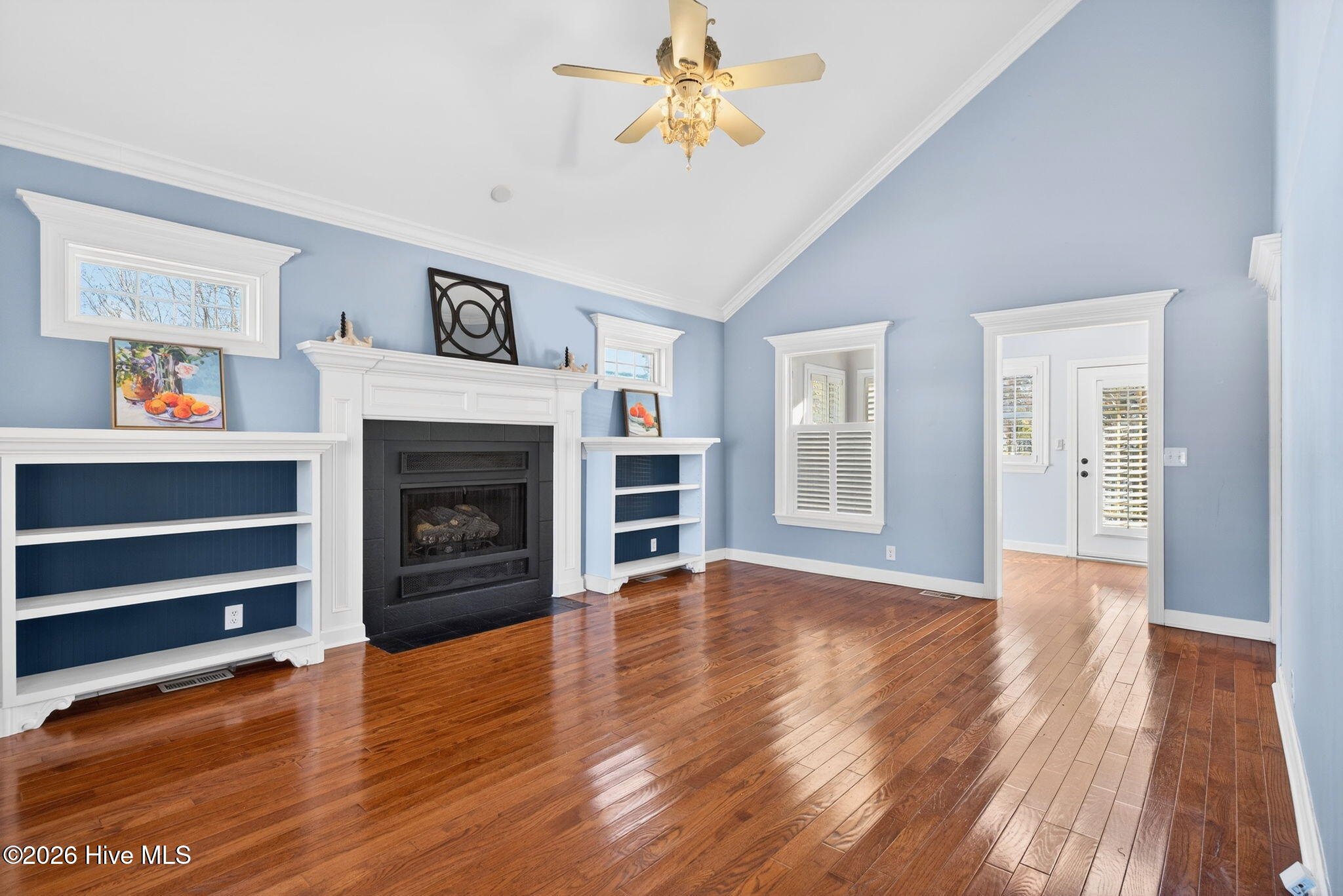 100558194 | Photo 14