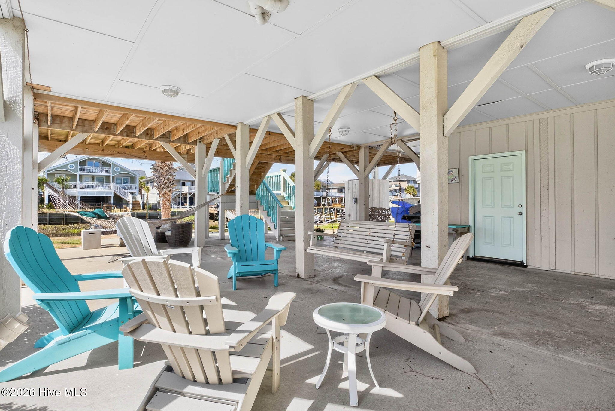 100560739 | Photo 36