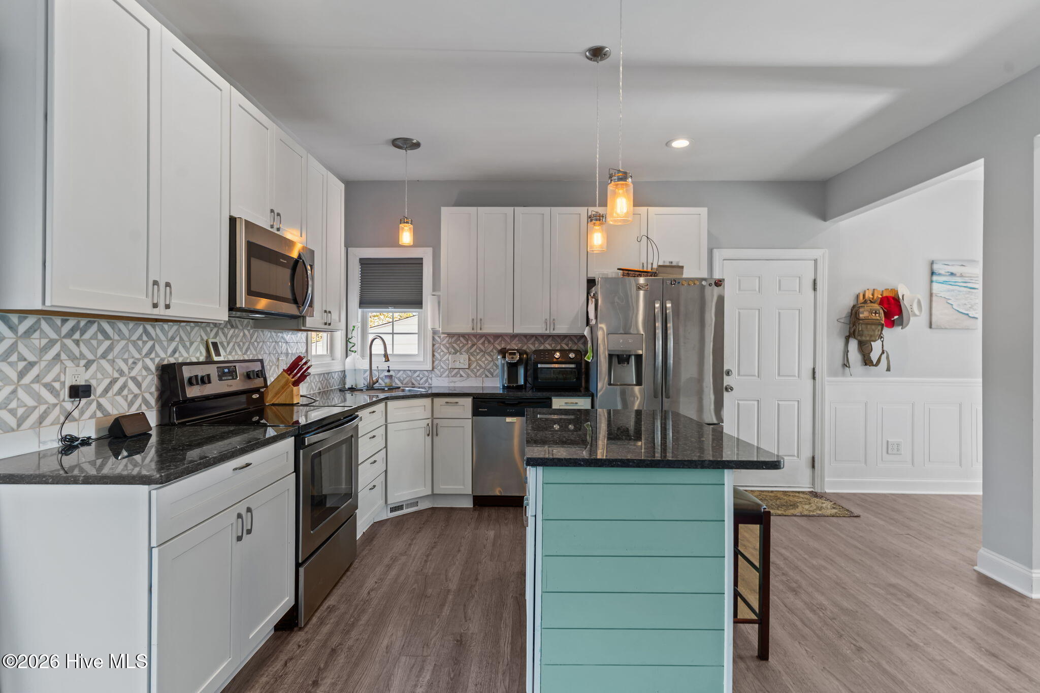 100564590 | Photo 14