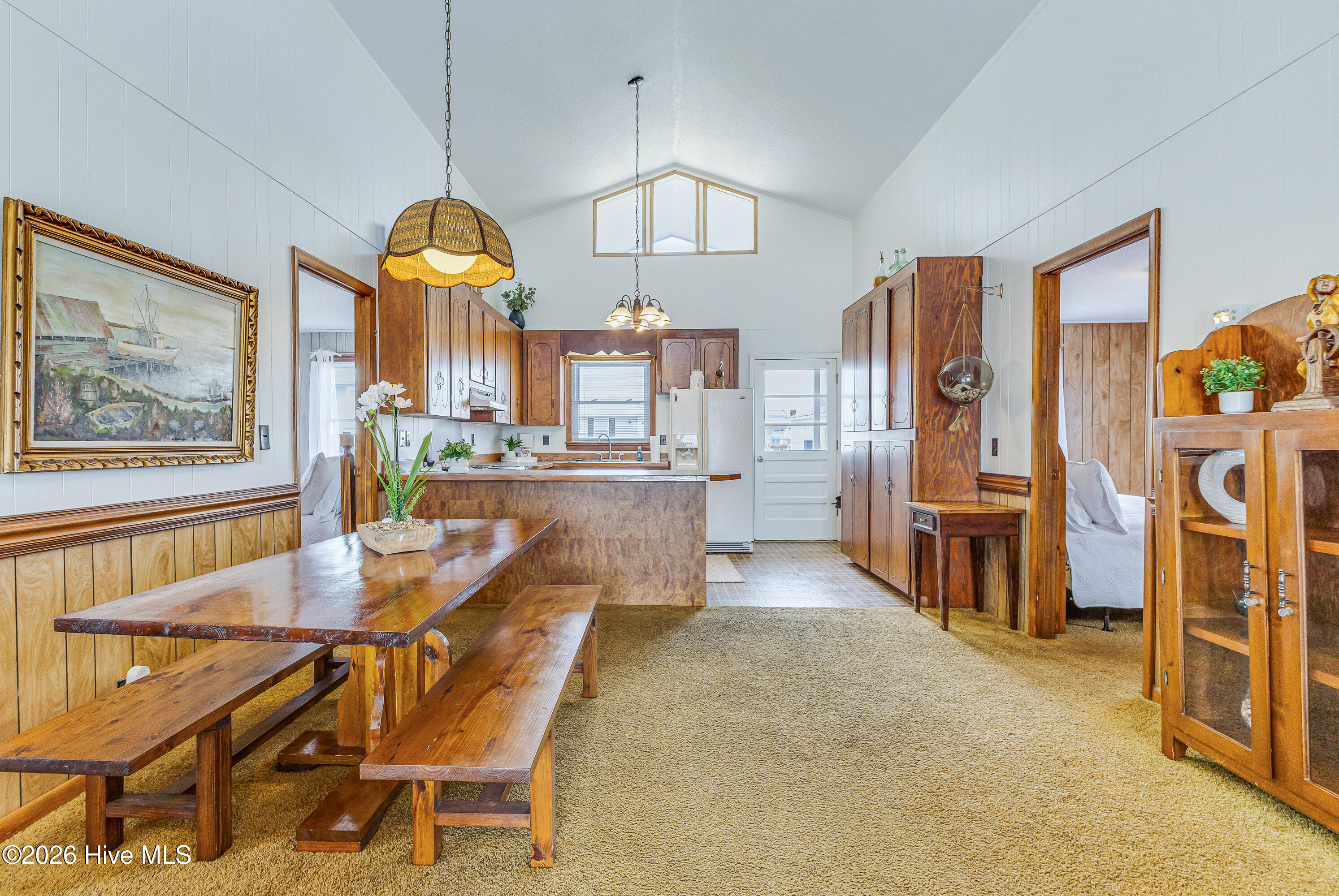 100562663 | Photo 13