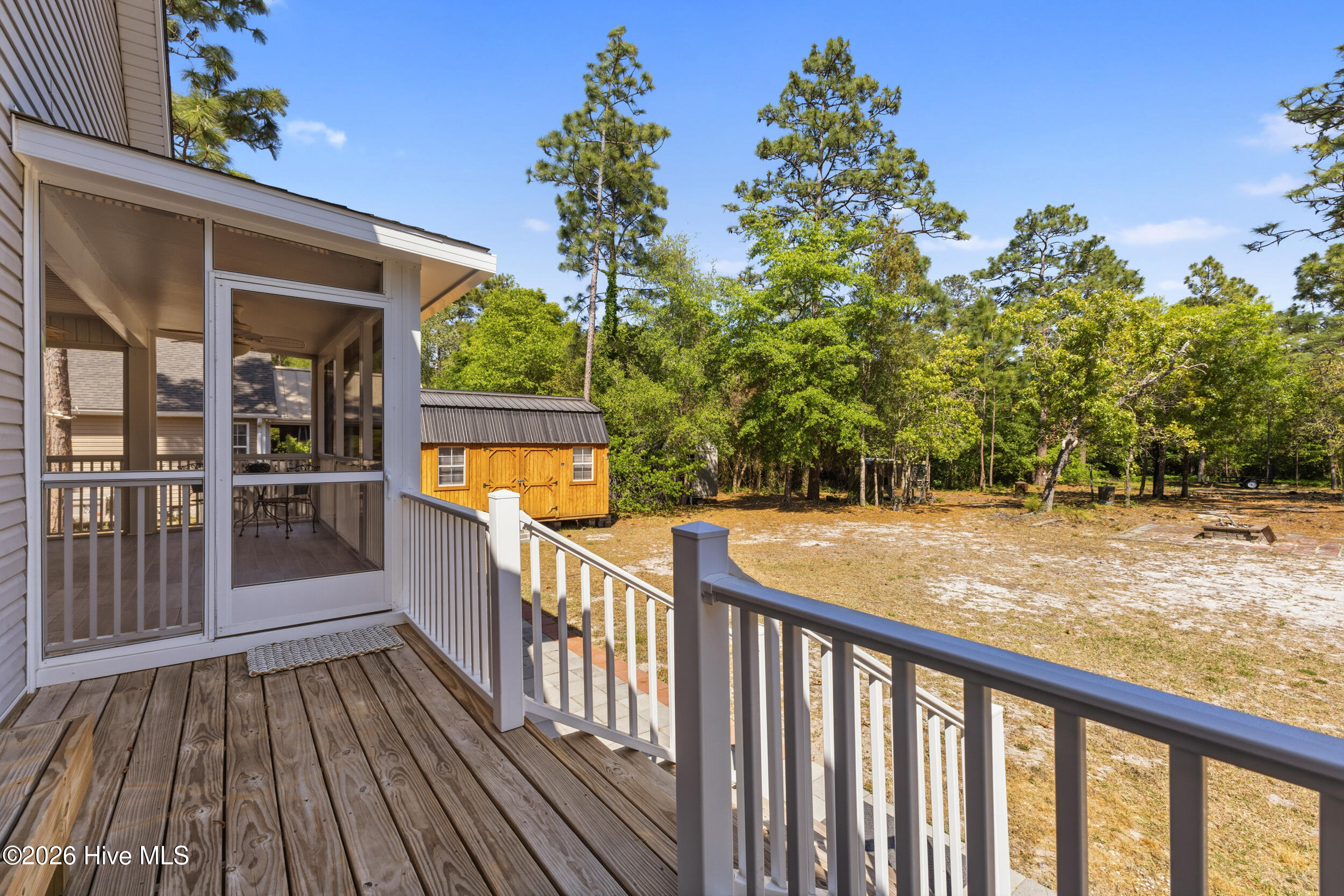 100569196 | Photo 32