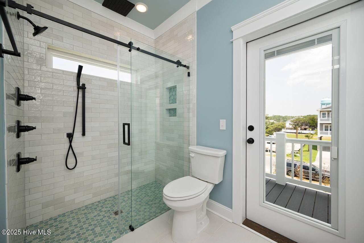 100527522 | Photo 72