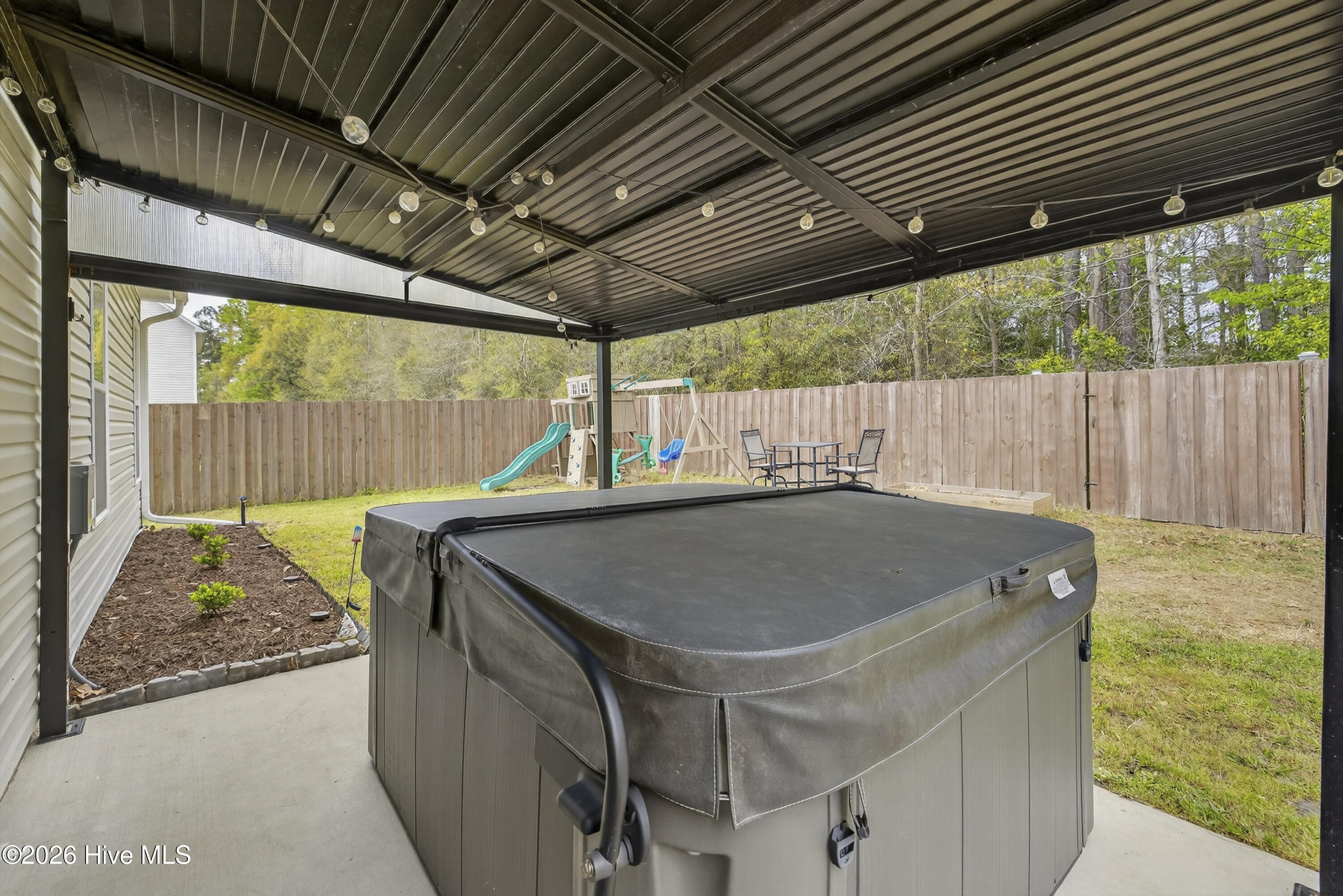 100564462 | Photo 36