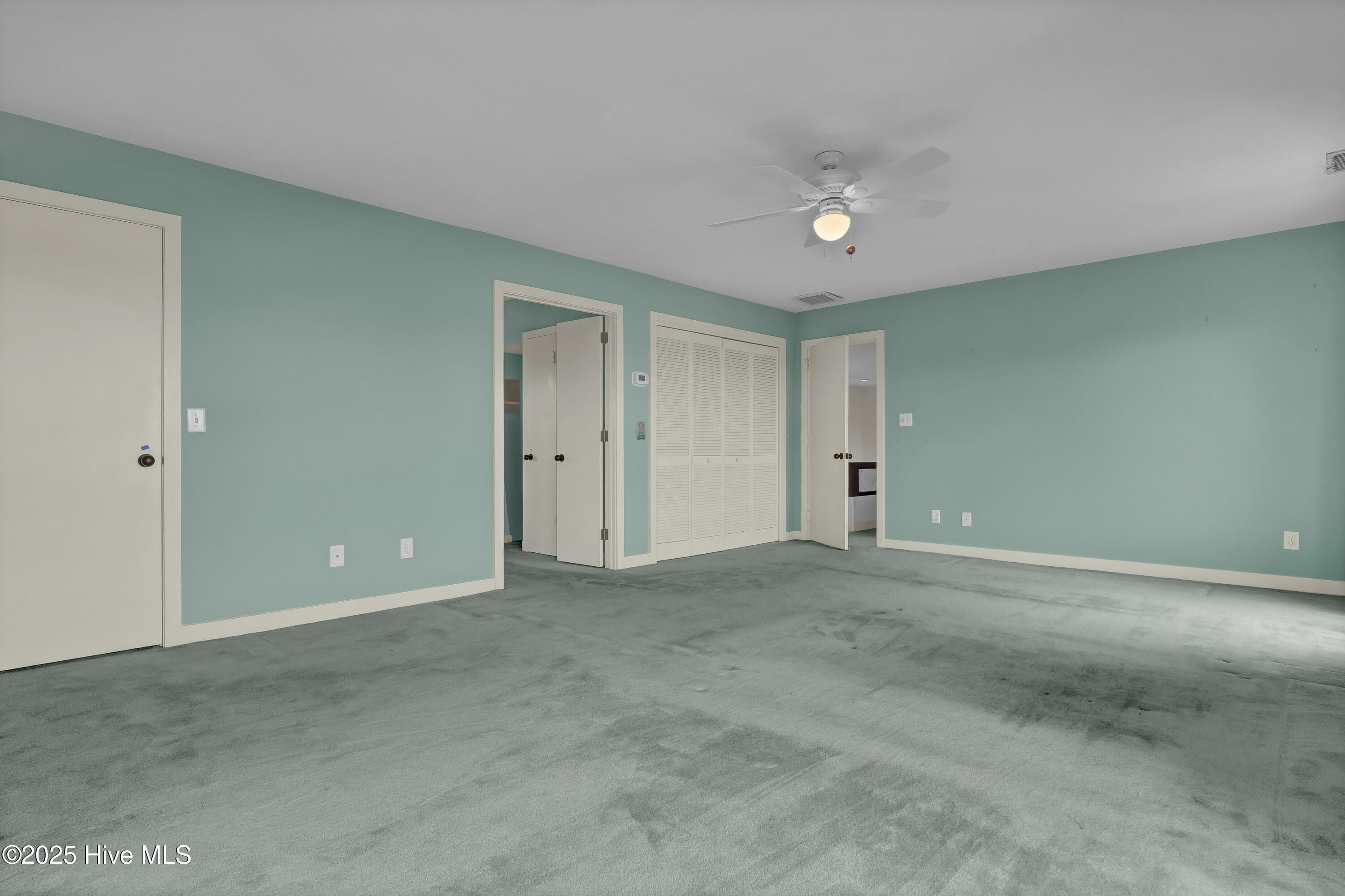 100527389 | Photo 28