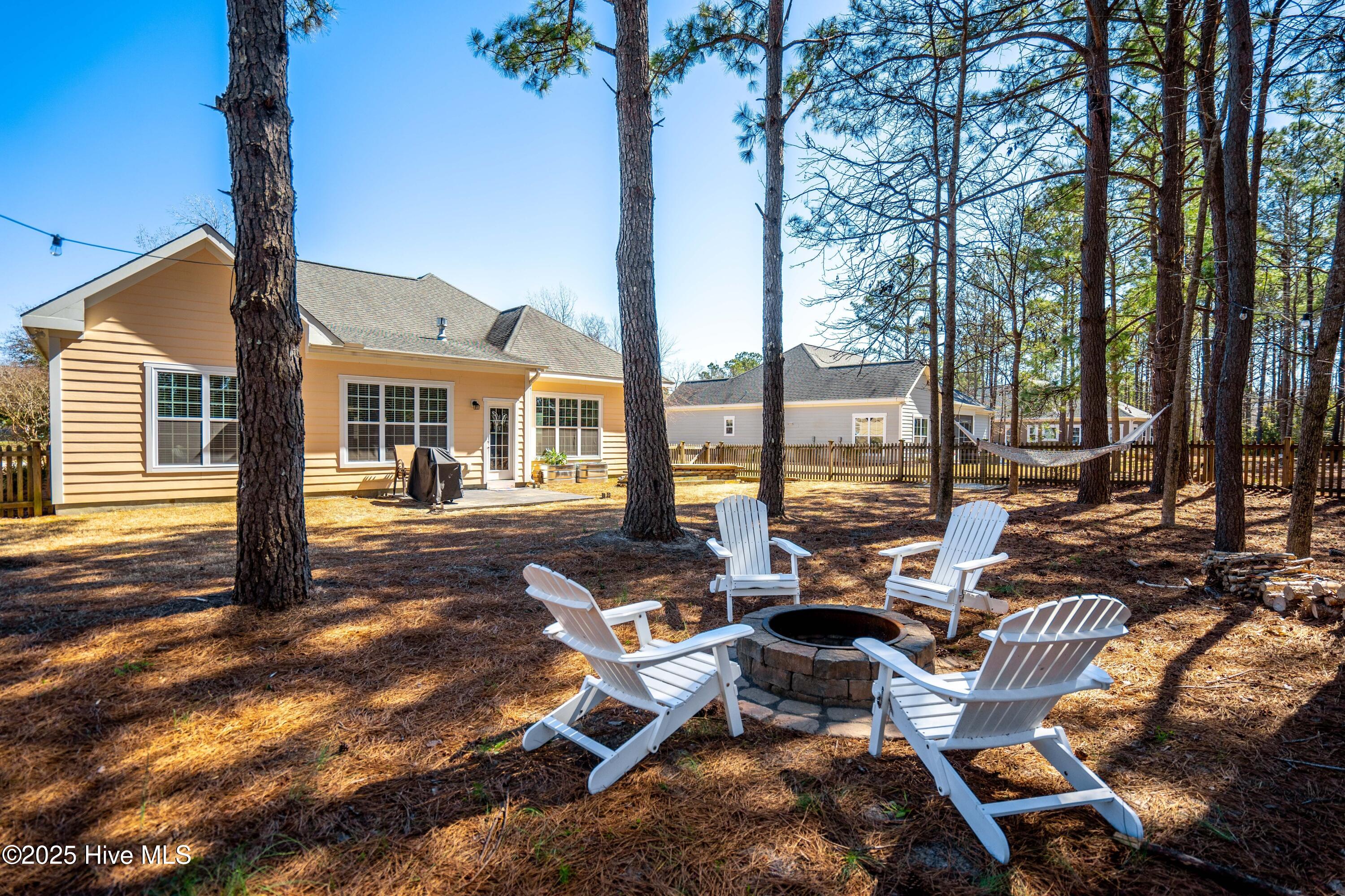 100570166 | Photo 11