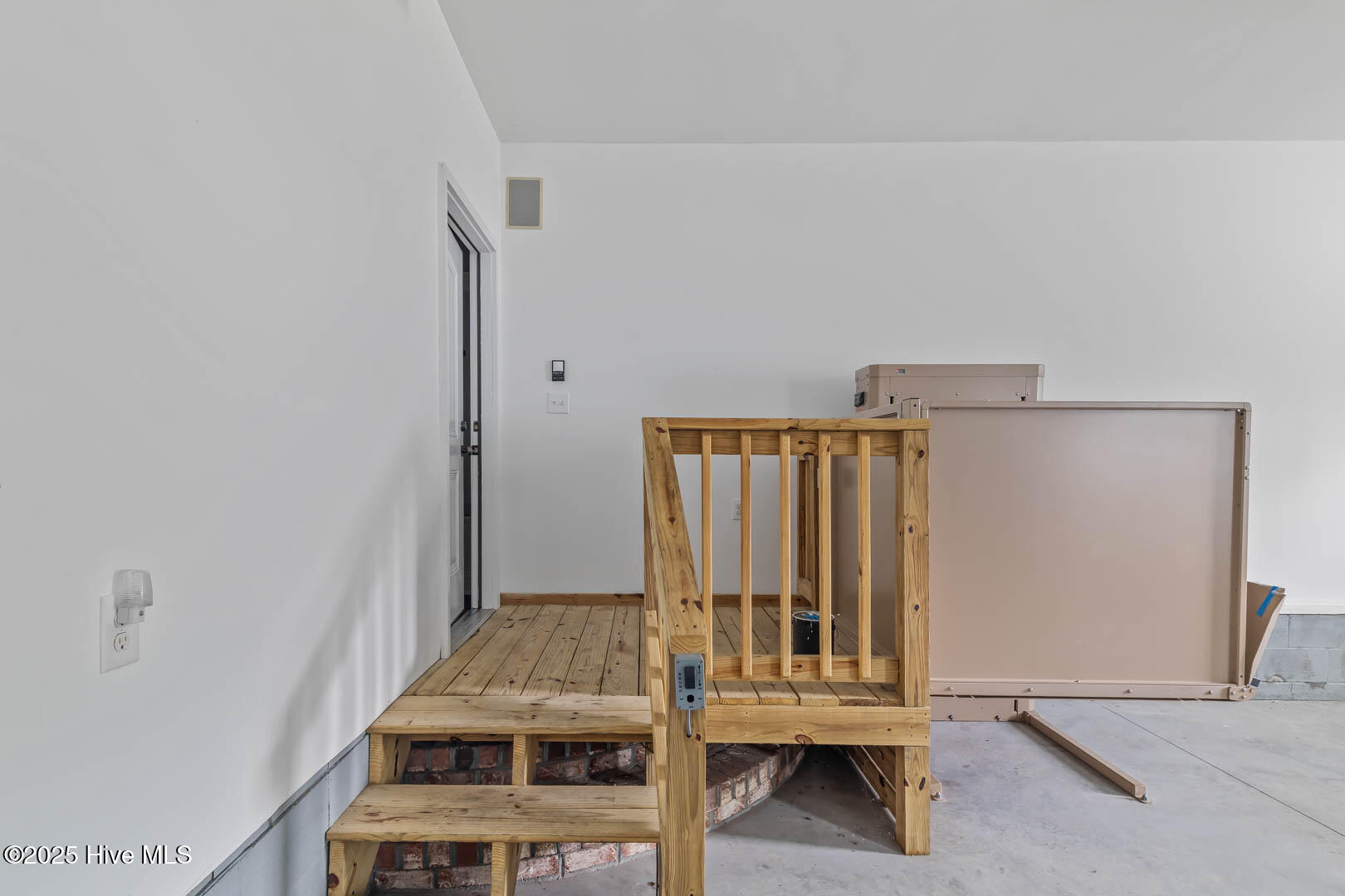 100543742 | Photo 41