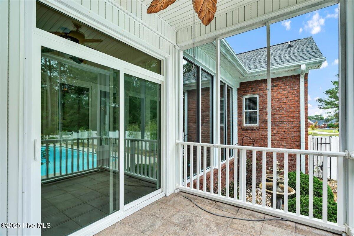 100534566 | Photo 104